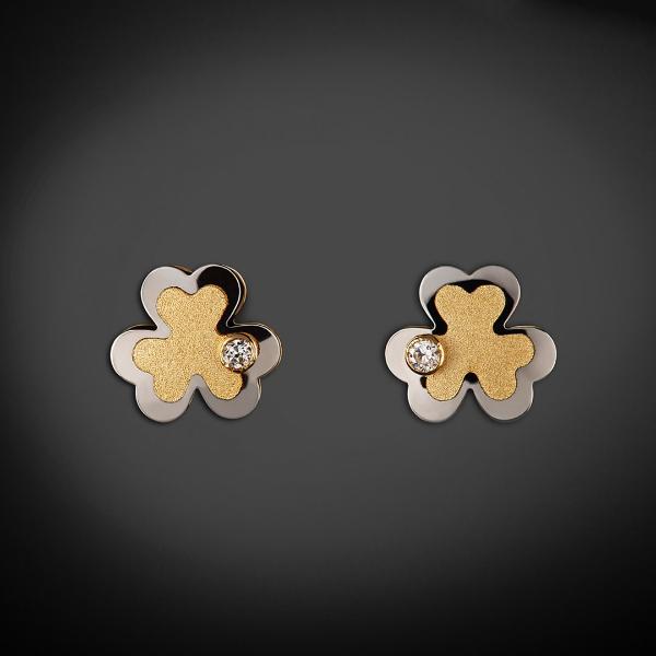 Aretes de Oro 14K Mujer Trébol con oro amarillo mate, oro blanco brillante y circonia | GIALLO