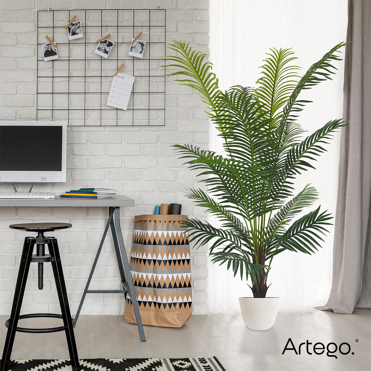 Planta artificial decorativa moderna con maceta Palmera Hawái grande de 160cm de alto Artego para hogar sala comercio oficina.