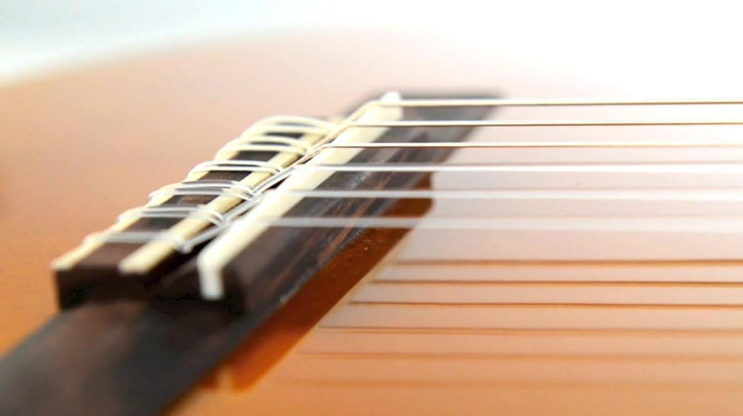 Yamaha  C40 Guitarra ClásicaCuerdas de Nylon Natural (Remate).