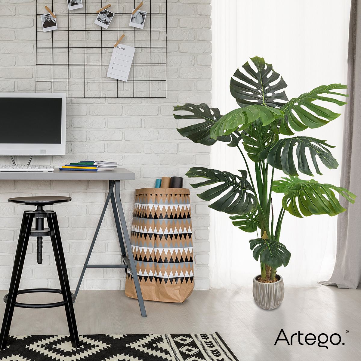 Planta artificial decorativa moderna con maceta Monstera de 140cm de alto Artego para hogar sala comercio oficina.