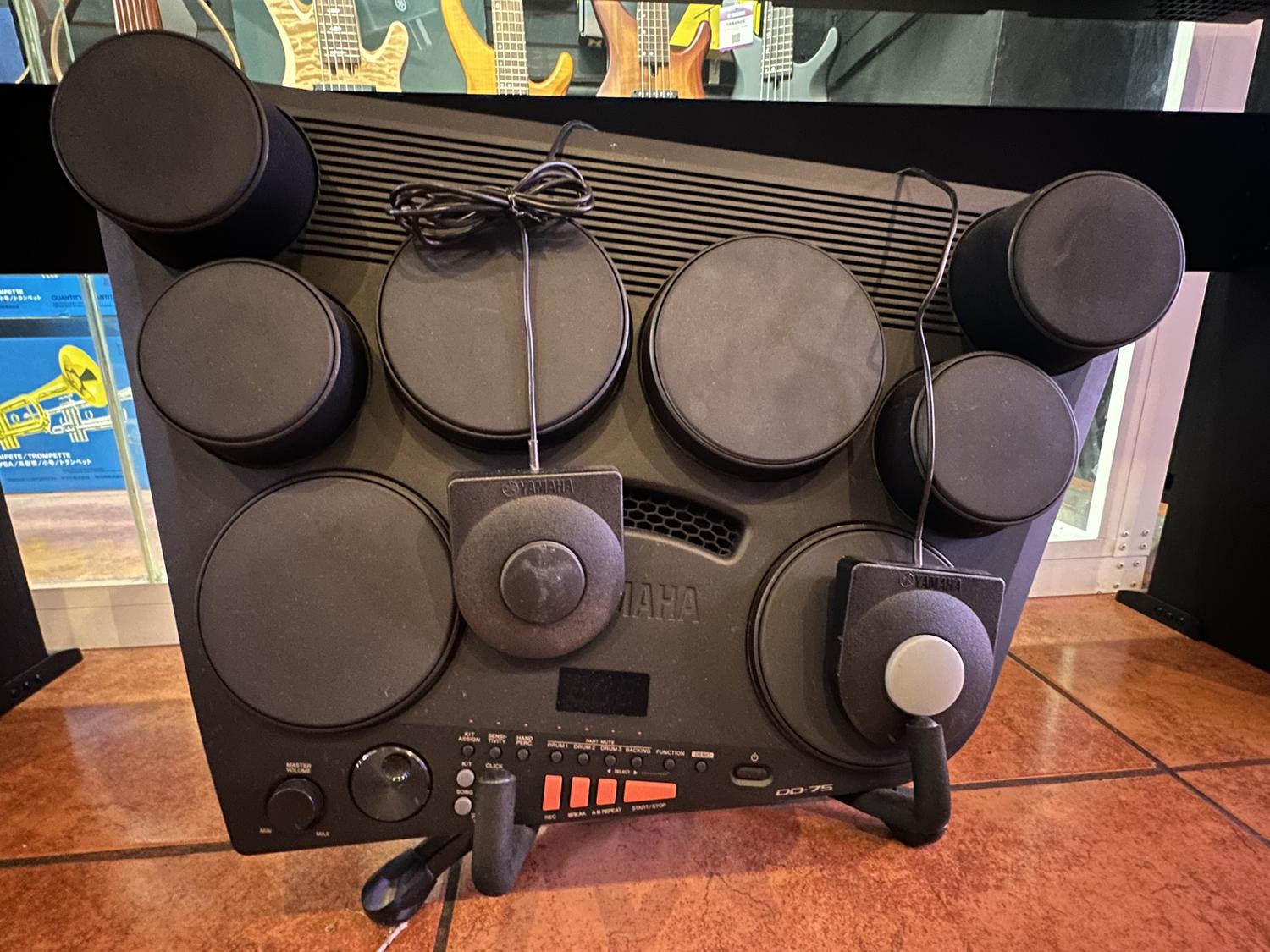 Yamaha DD75 Batería Electrónica 8 Pads y Pedales Remate.