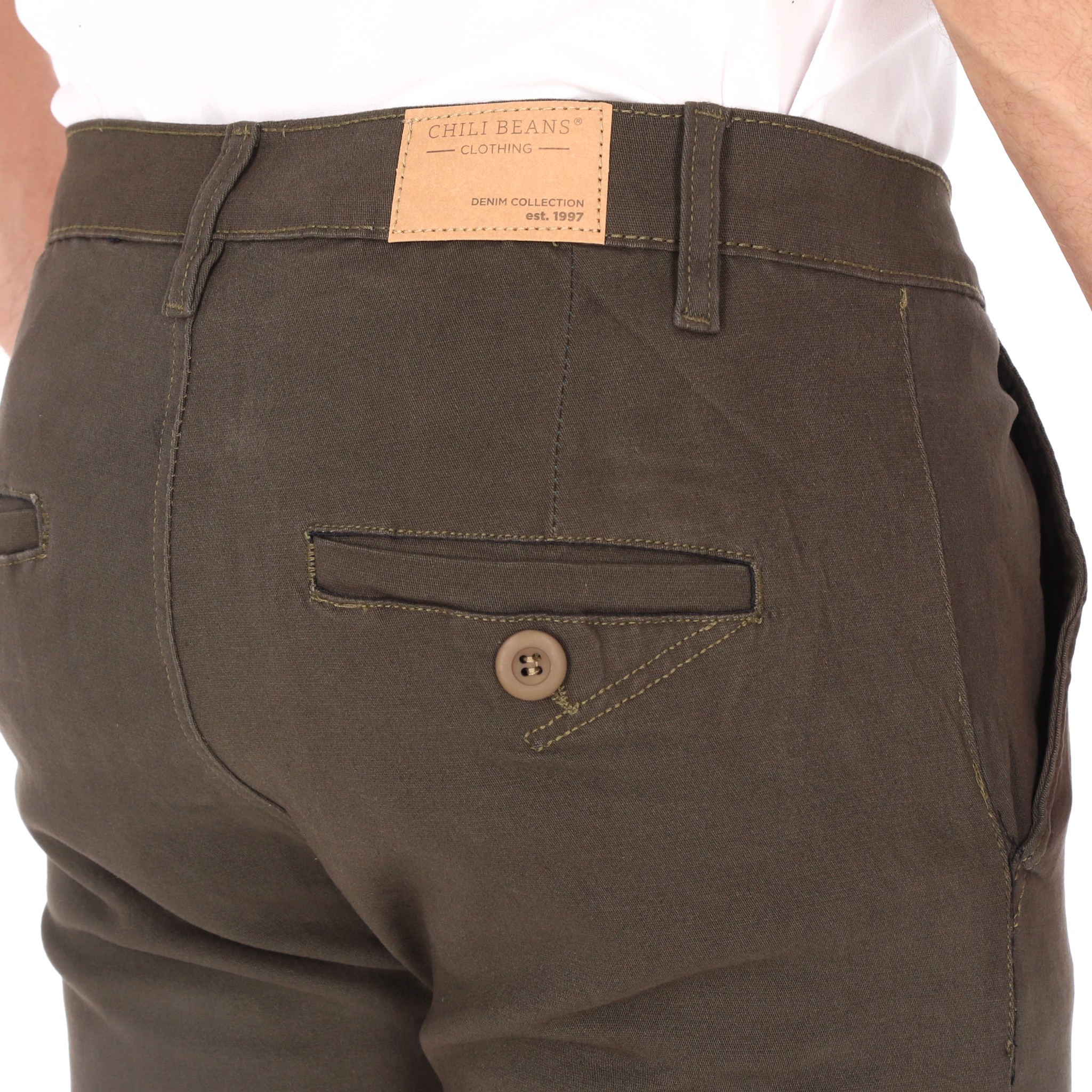Jeans De Gabardina Color Verde Militar Para Hombre CHB Chili Beans Clothing Co..