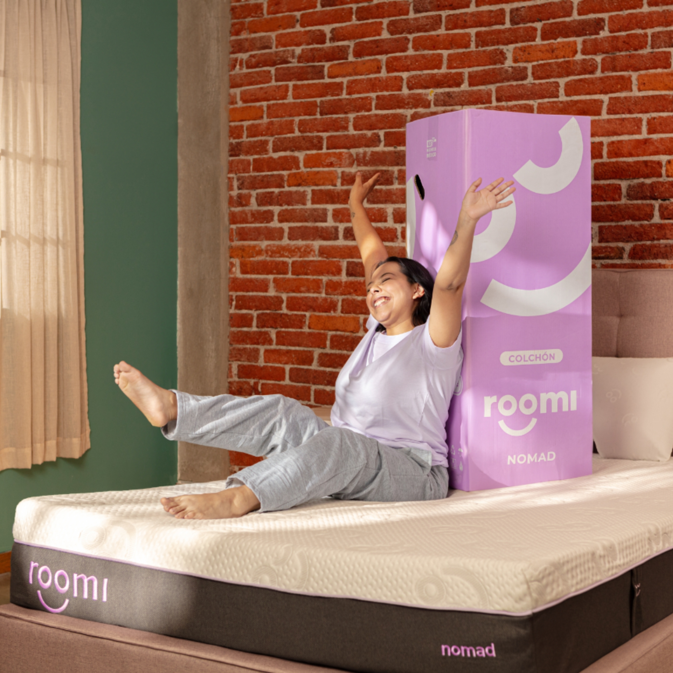 Colchón En Caja Queen Size Roomi Nomad Confort Firme, Memory Foam.