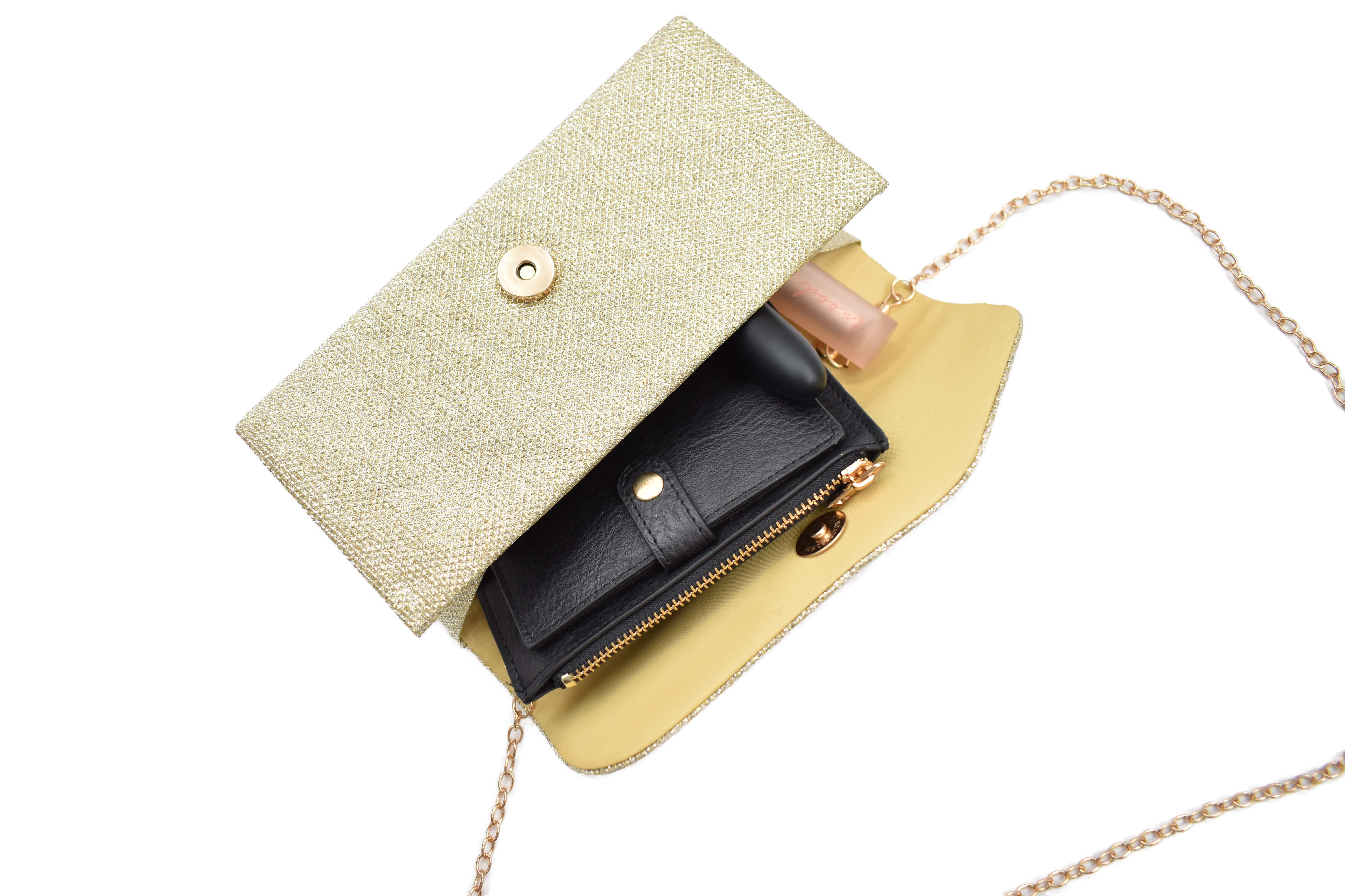 Bolsa clutch dorado con brillos 
