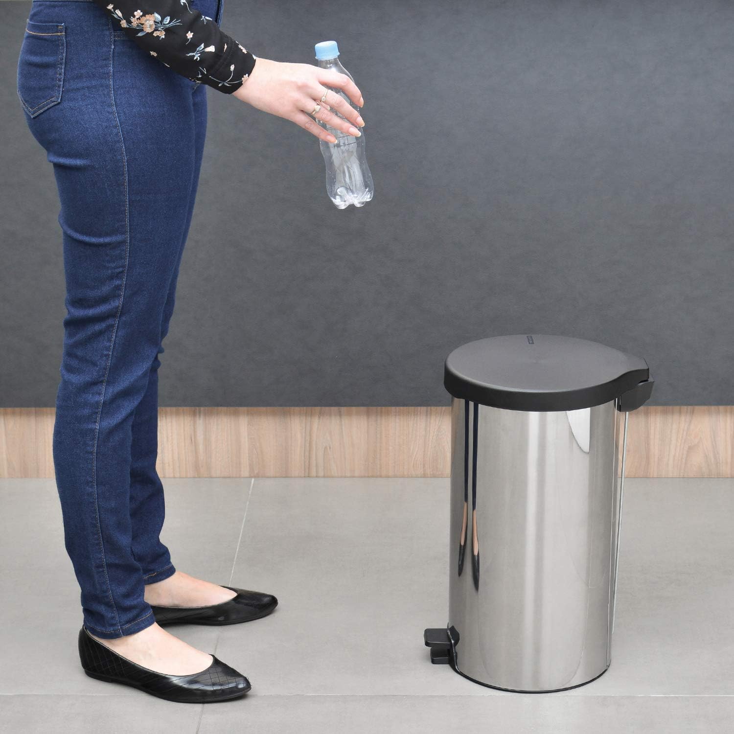 Tramontina Basurero de Acero Inoxidable con Pedal, 20L, Tapa de Plástico