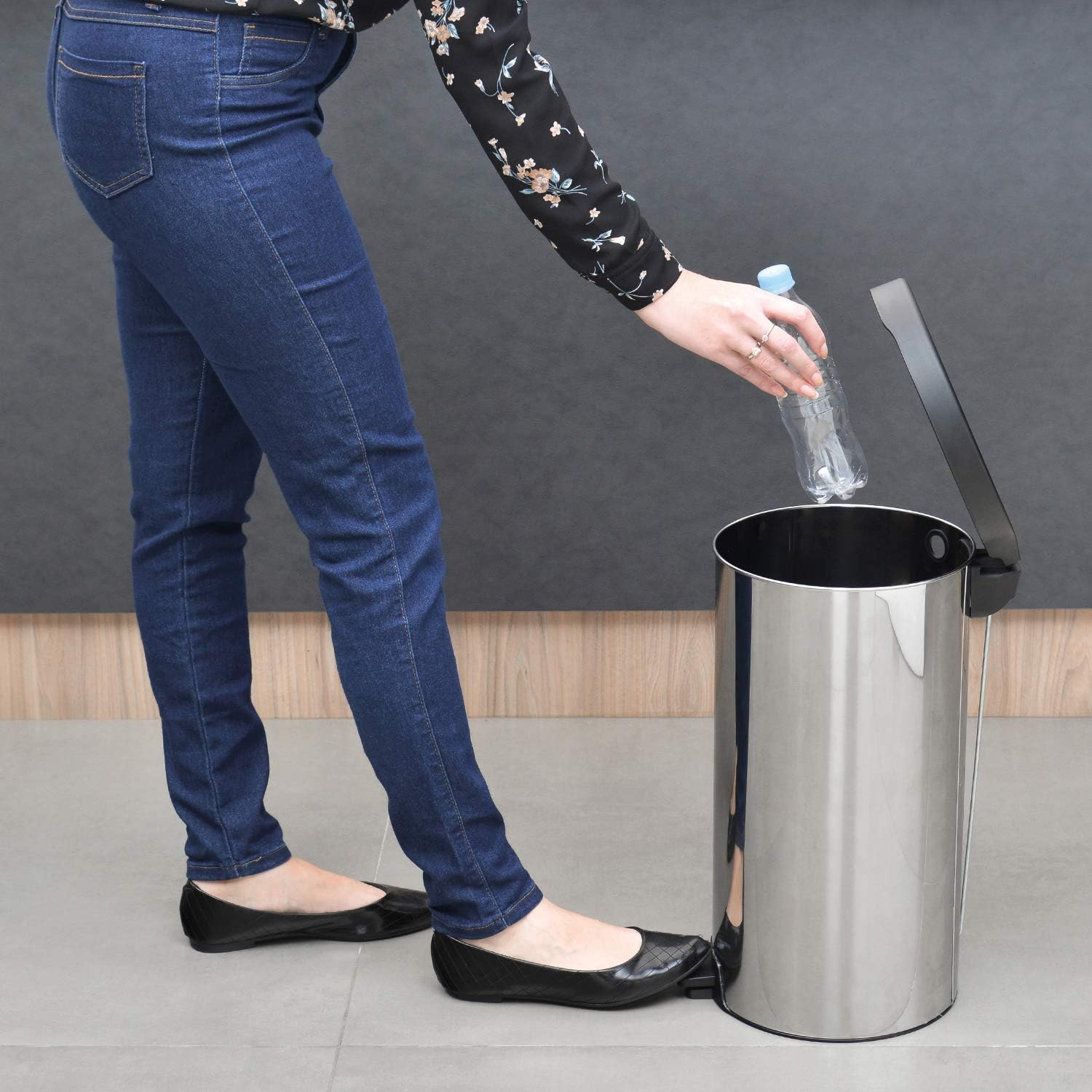 Tramontina Basurero de Acero Inoxidable con Pedal, 20L, Tapa de Plástico