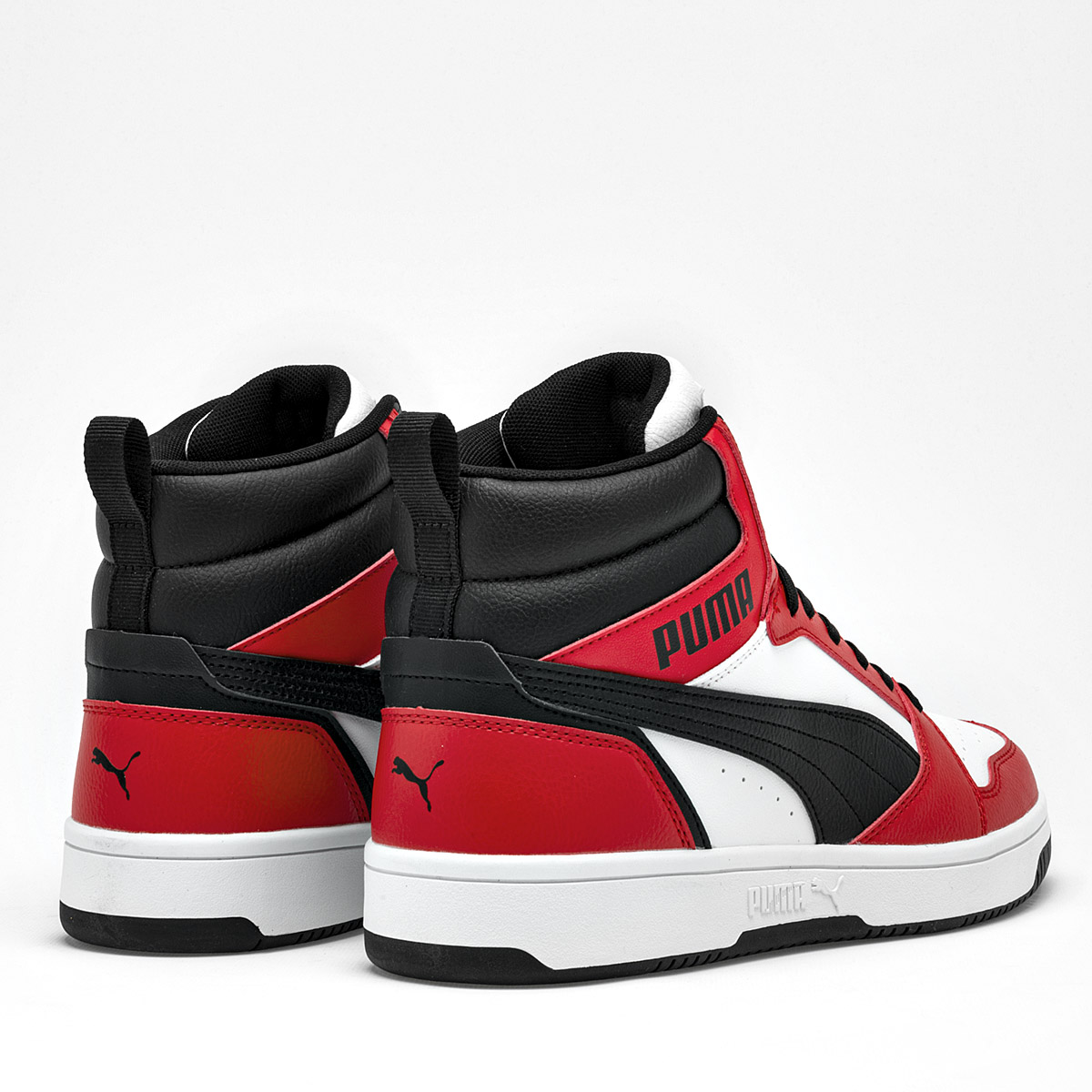 TENIS URBANO HOMBRE DE Puma ESTILO 392326-04 COLOR BLANCO ROJO NEGRO.