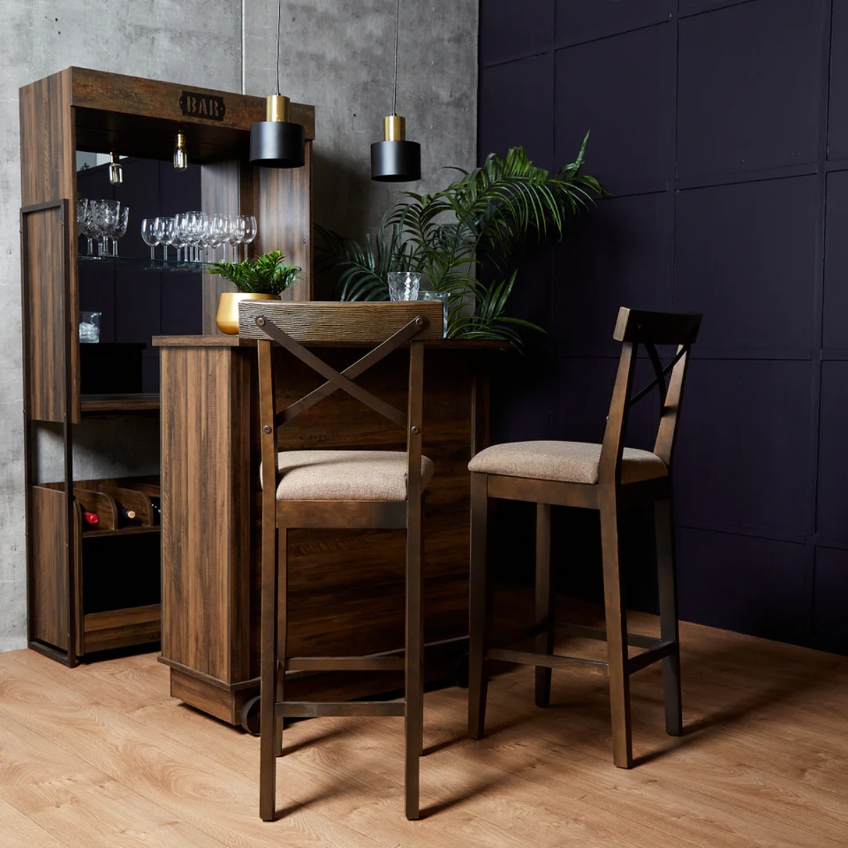 Banco Alto Color Beige y Nogal con Asiento Acolchado y Estructura de Madera Industrial
