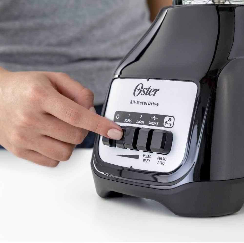 Oster Licuadora Con Vaso De Vidrio y Dos Velocidades Más Pulso BLSTKAGBPB