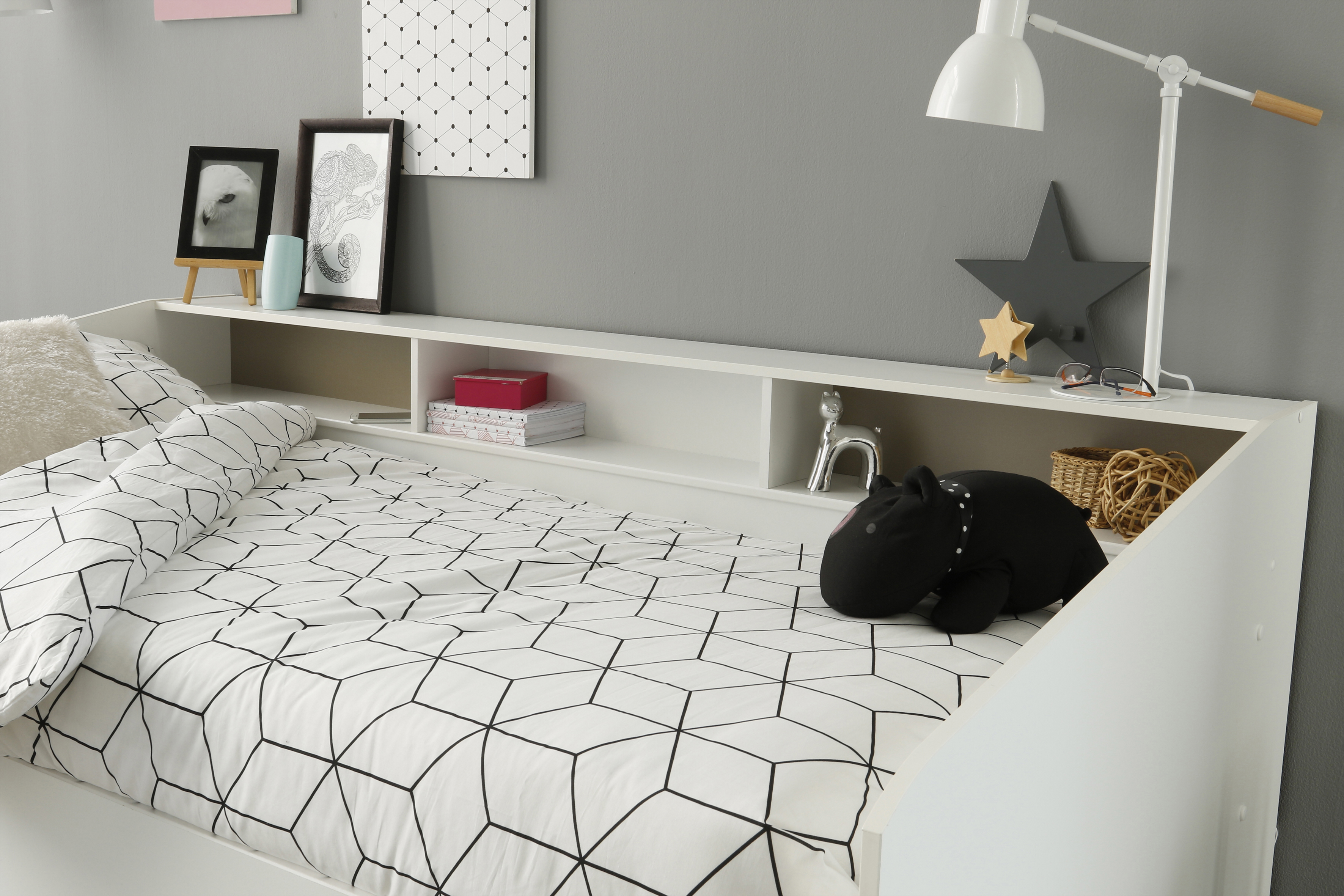 Cama Individual Blanca con 2 Cajones. Marco Metálico y Estructura de Madera Industrial