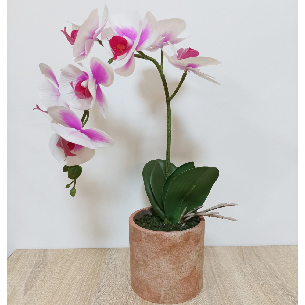 Planta Decorativa Orquídea Morada con Maceta Color Café