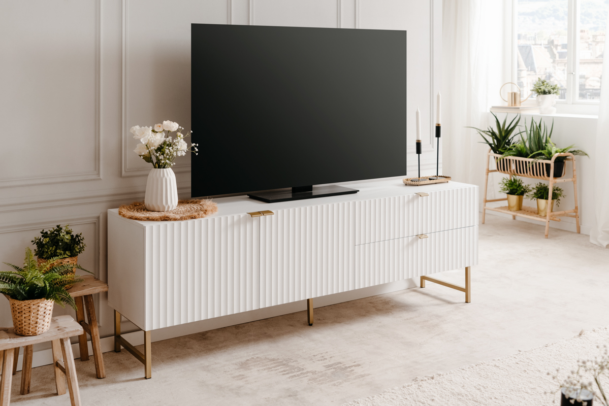 Mueble de TV Blanco con 2 Cajones, 2 Puertas y 2 Entrepaños con Estructura de Madera Inustrializada y Metal