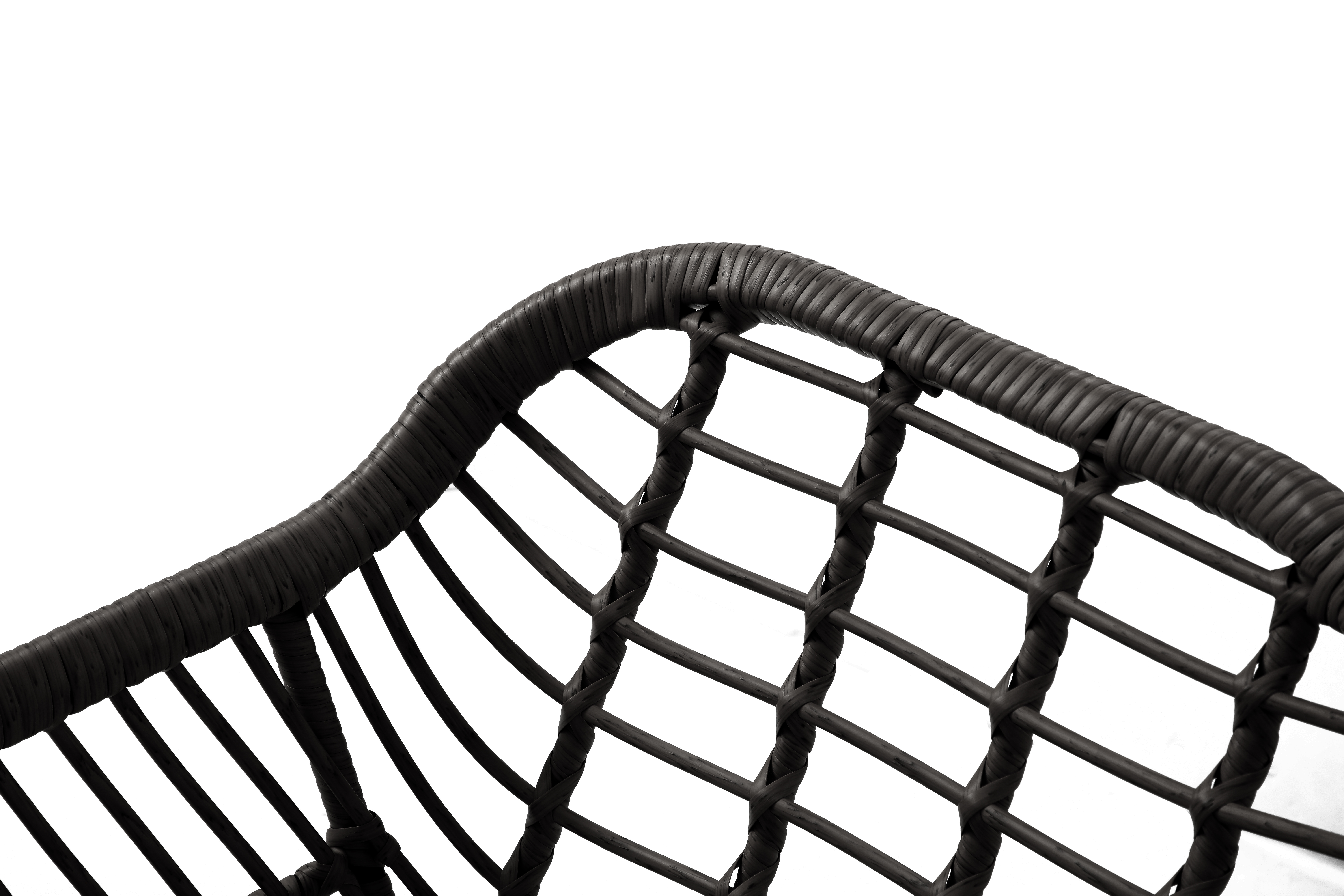 Silla de Exterior Negra con Asiento Acolchado Impermeable de Hule Espuma. Estructura de Aluminio y Ratán Sintético