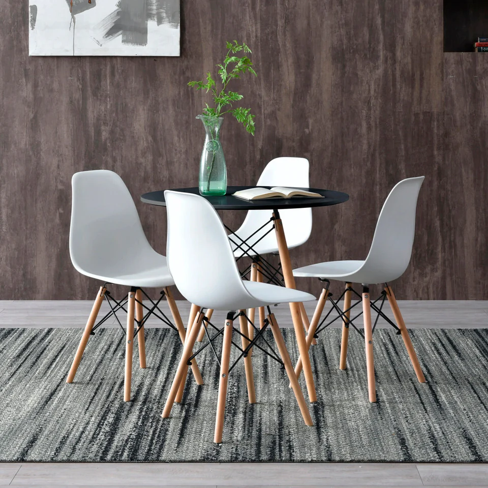 Comedor Completo con Mesa Negra y 4 Sillas Blancas con Patas de Madera y Soporte Metálico