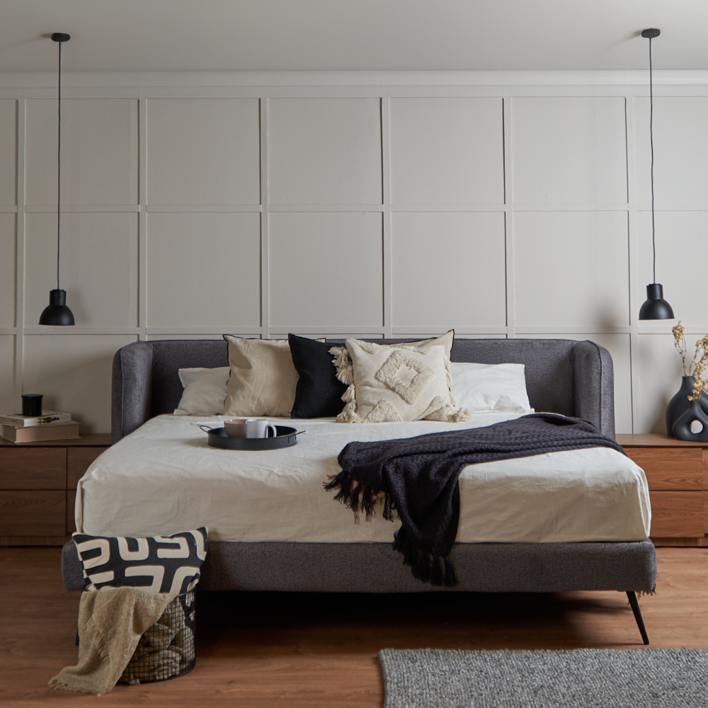 Cama Matrimonial con Cabecera y Base Gris en Tela Premium. Rellena de Hule Espuma y Estructura de Madera Maciza