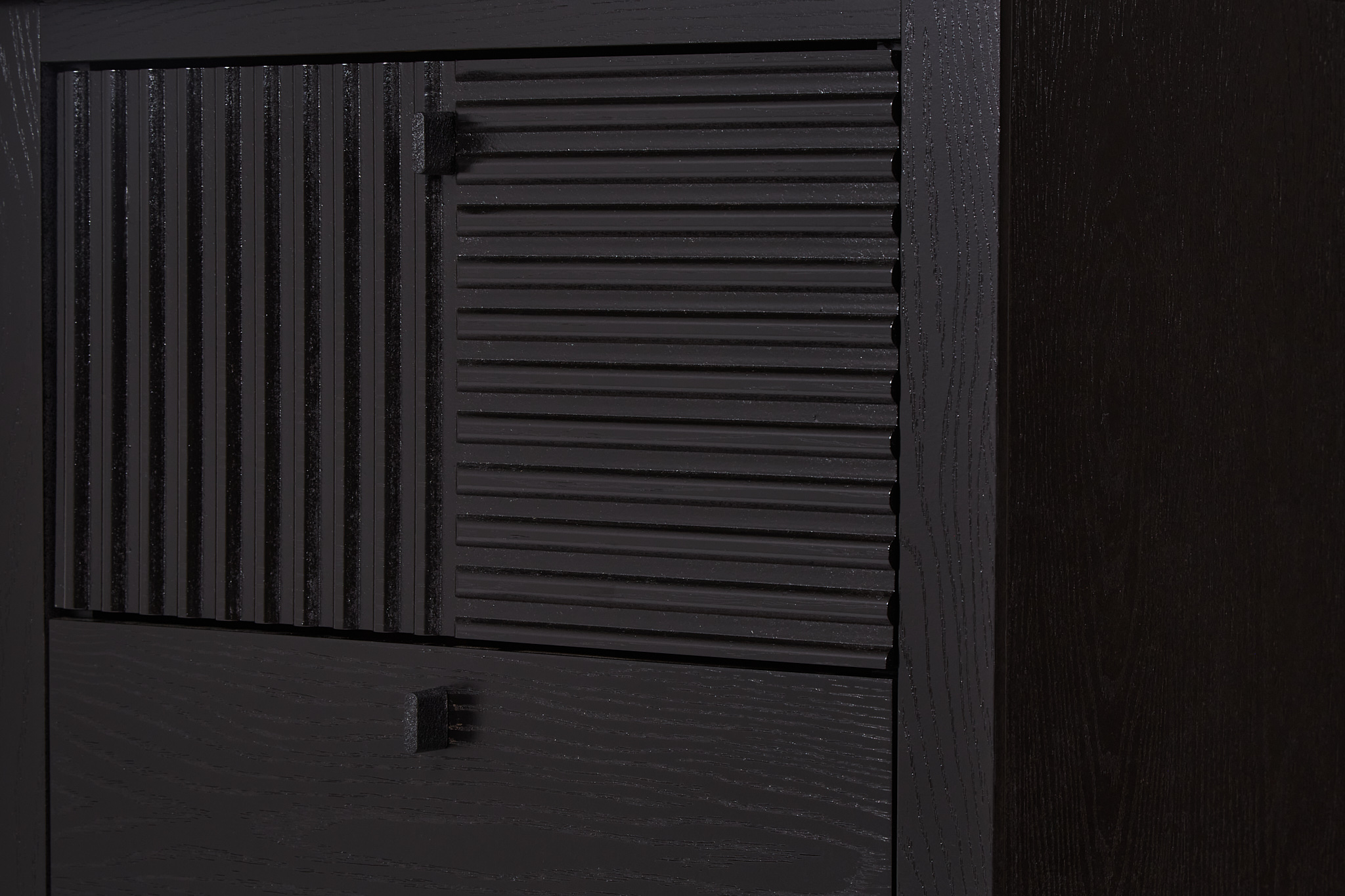Buró Negro y Madera con 2 Cajones con Corredera de Extensión. Estructura de Madera MDF y Acabado con Brillo