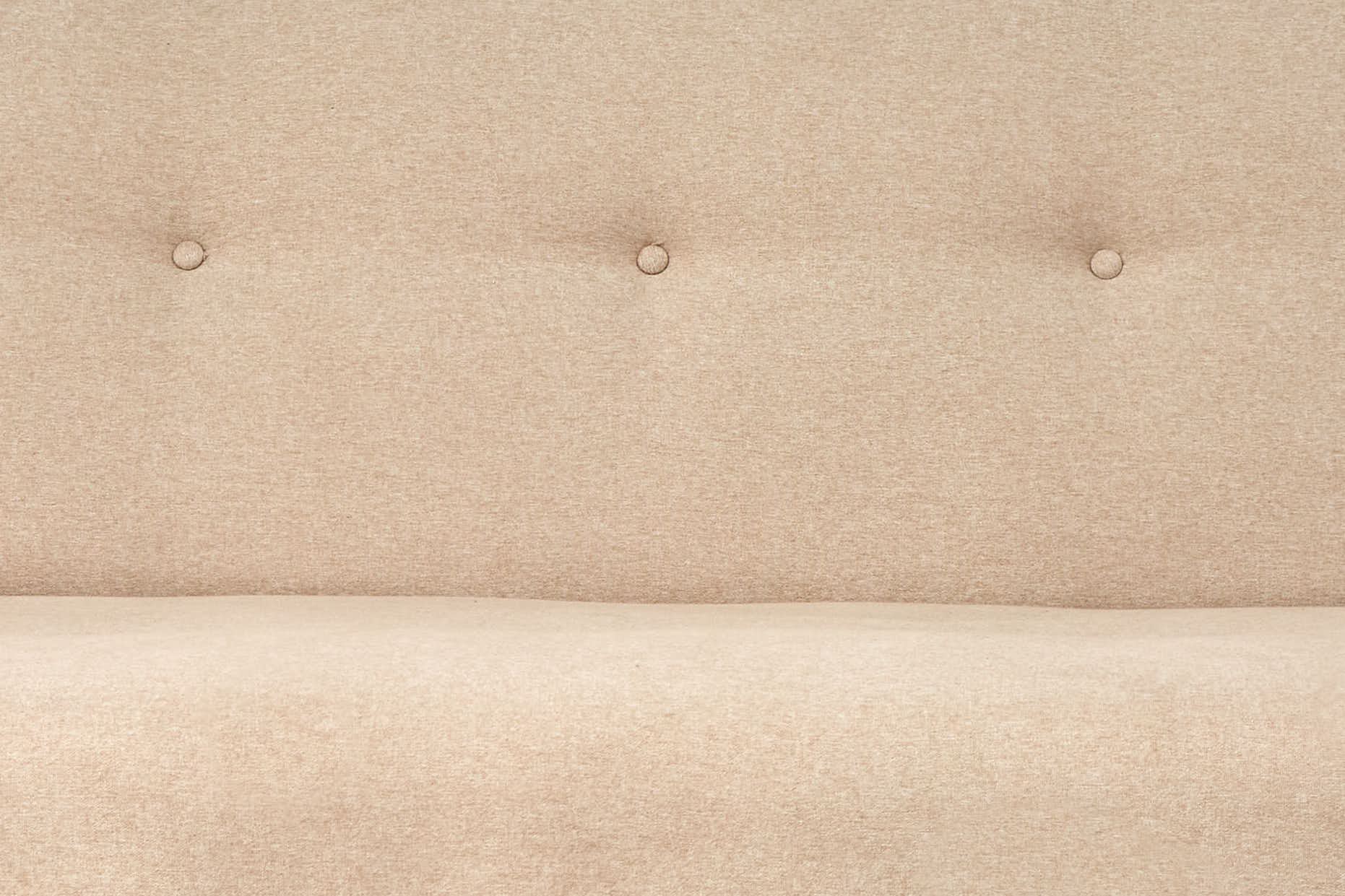 Sofá Cama Tapizado en Lino Color Crema. Estructura de Madera Sólida