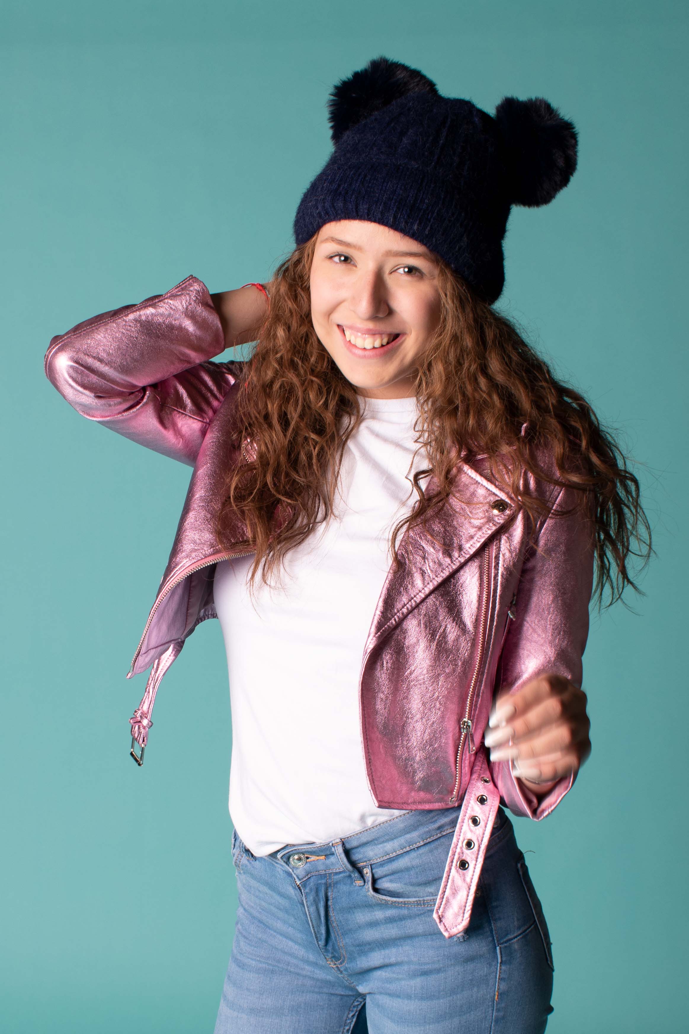 Gorro Tejido Azul Marino Interior Afelpado y Doble Pompón 