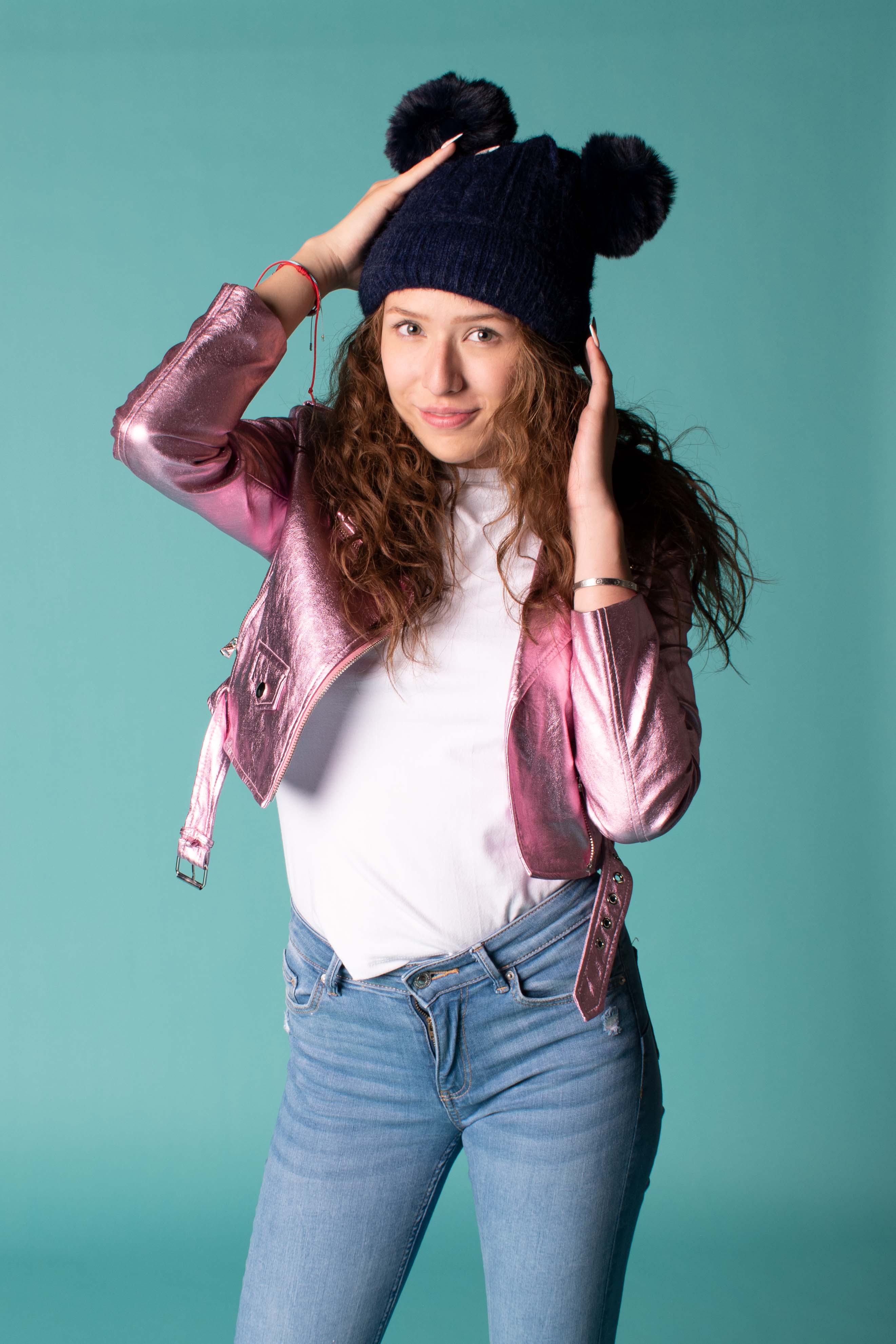 Gorro Tejido Azul Marino Interior Afelpado y Doble Pompón 
