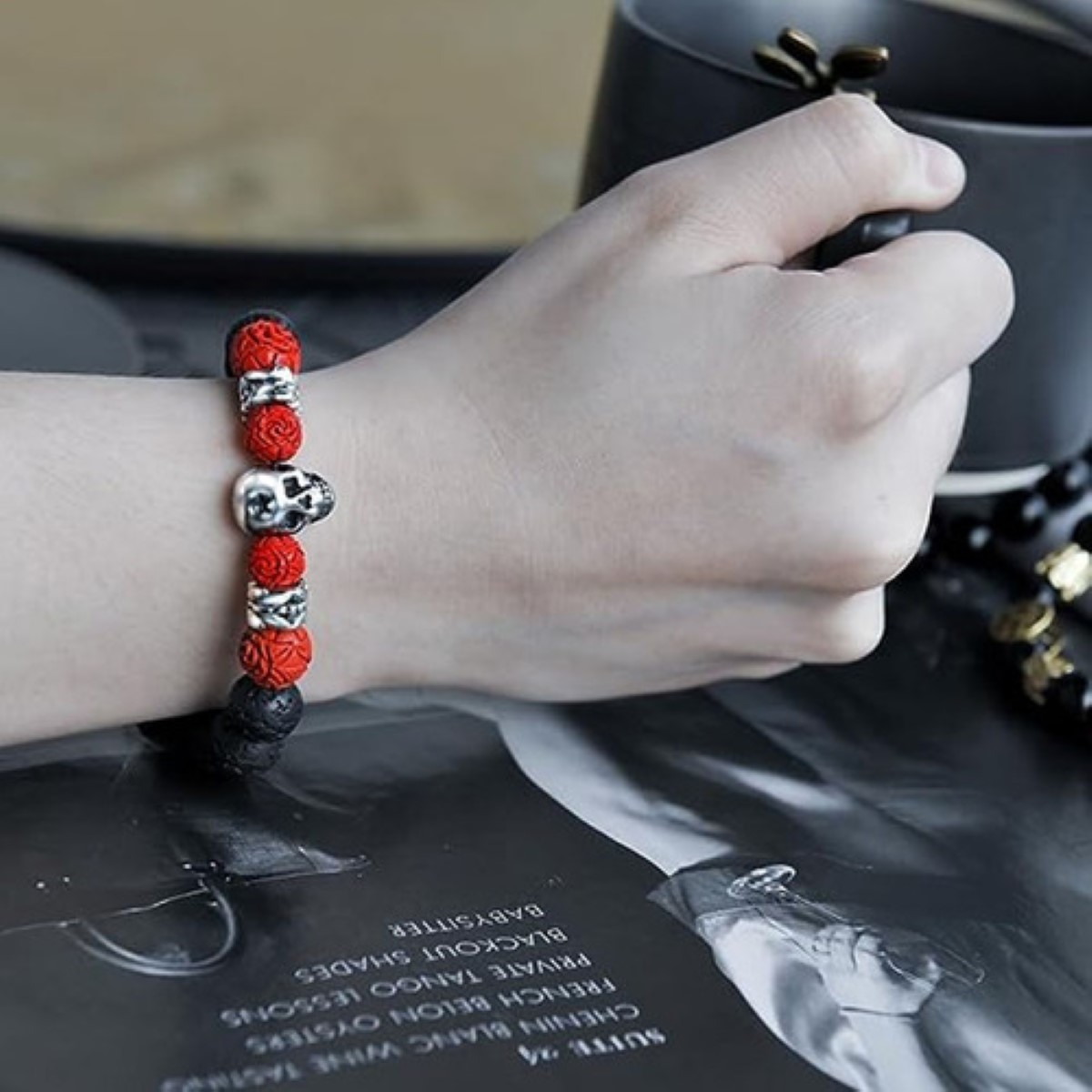 Pulsera Calavera Vintage Piedra De Lava Ojo De Tigre Hombre, Rojo/Negro