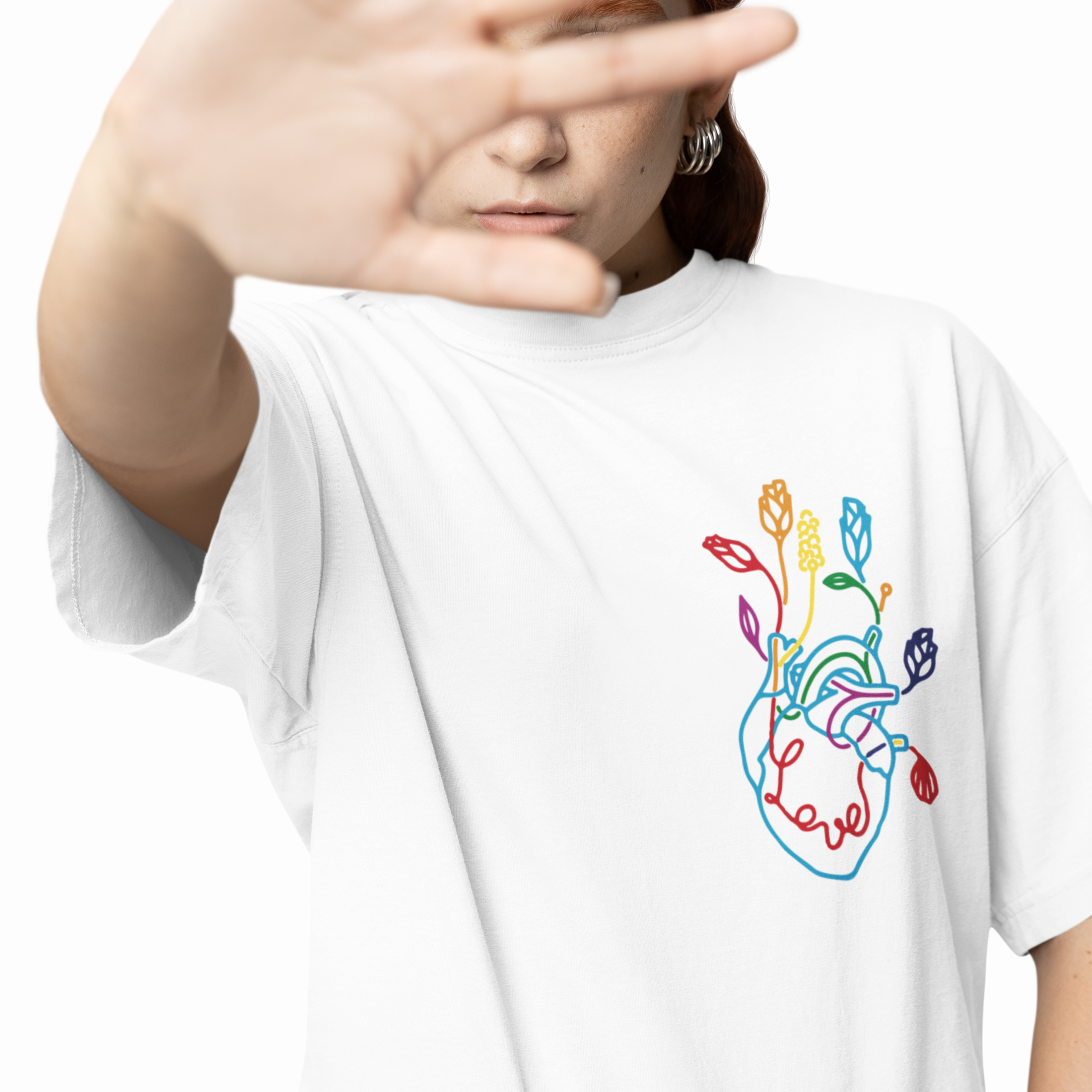 Playera Oversize de Manga Corta Unisex con Diseño de Corazon Flores Blanca Cómoda y de Alta Calidad