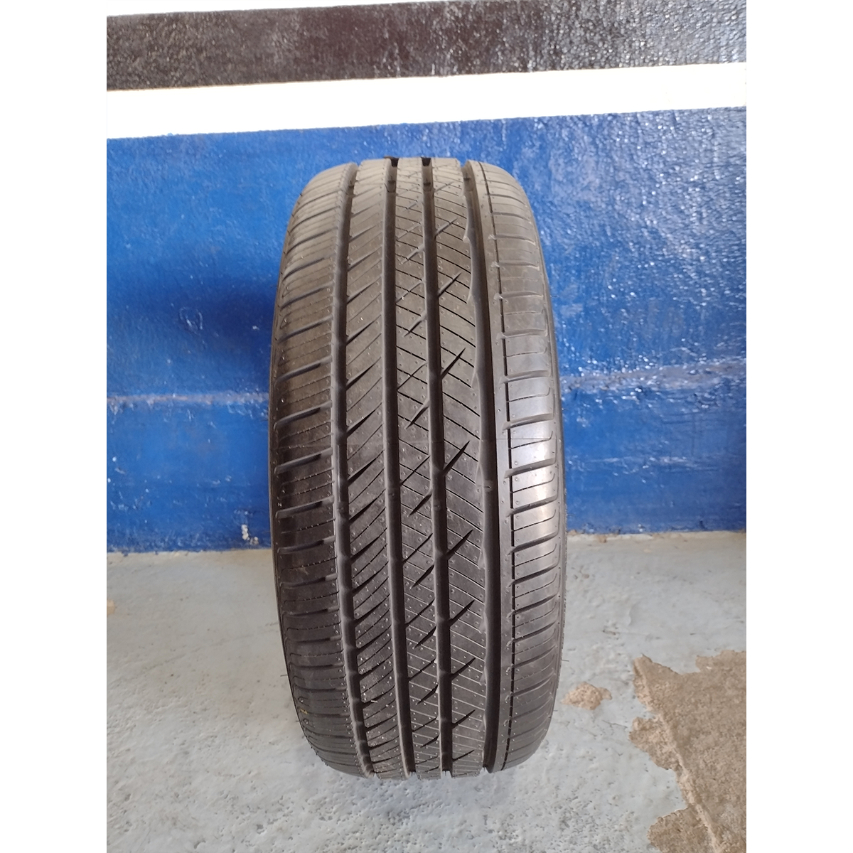 LLANTA 225/55R19 LAUFENN LH01