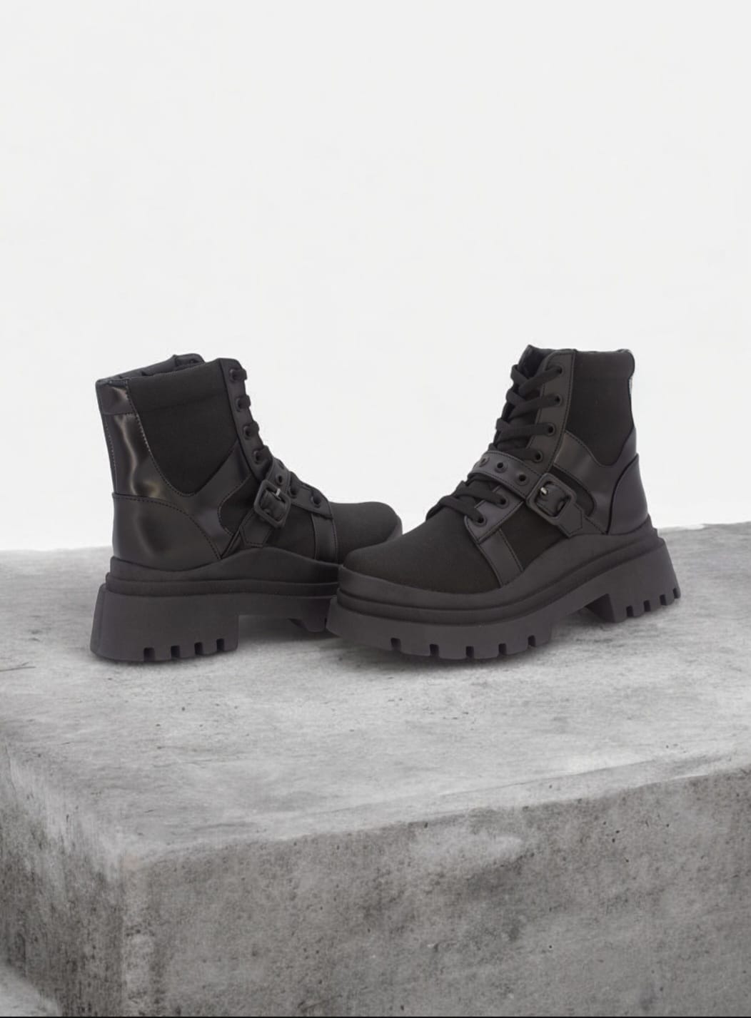 Bota de mujer,  Bota de moda, Bota casual, Bots comoda, Botas negras