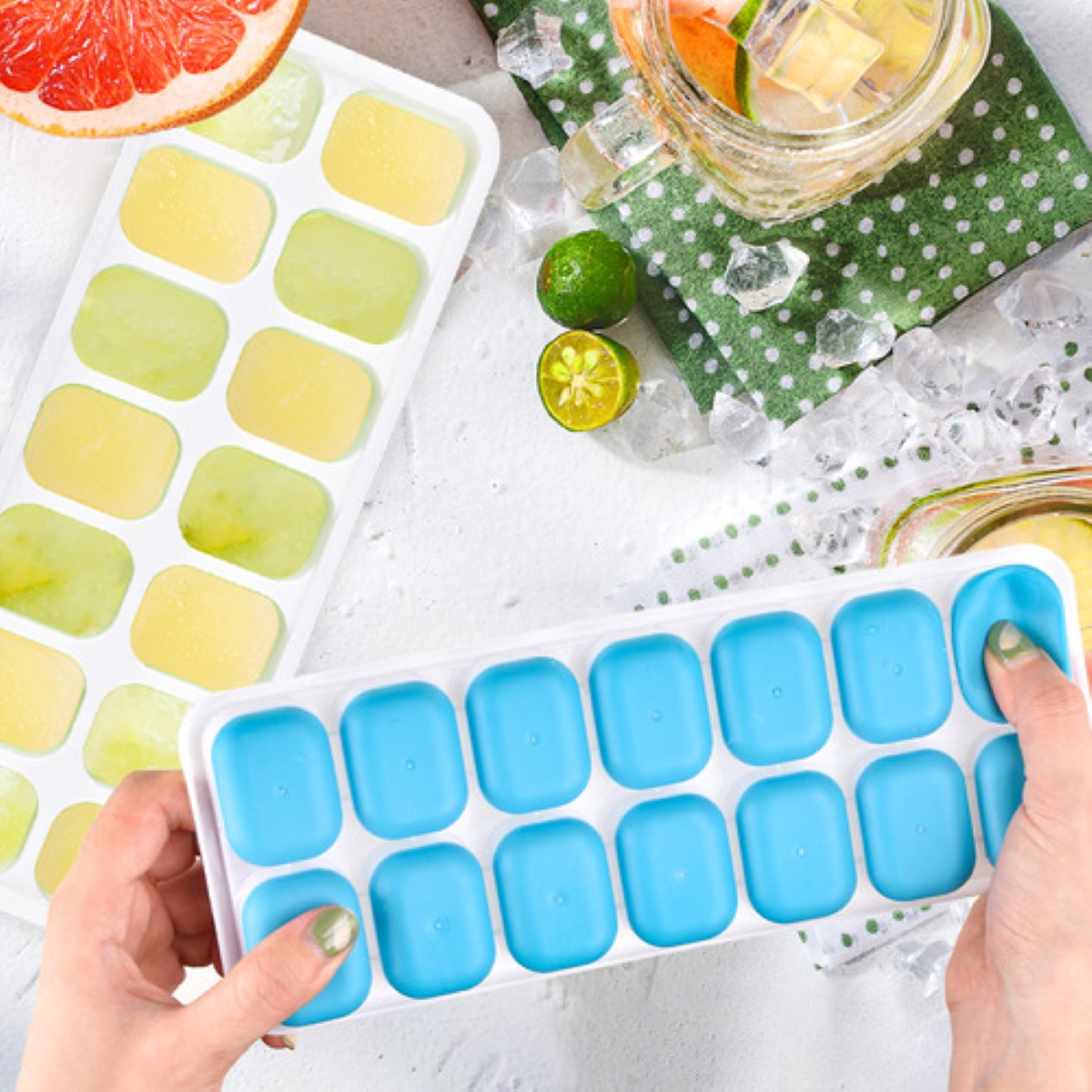Molde Para Hielos De Hielo Con Tapa Cubitos Charolas 2 Juego ROSA Y AZUL