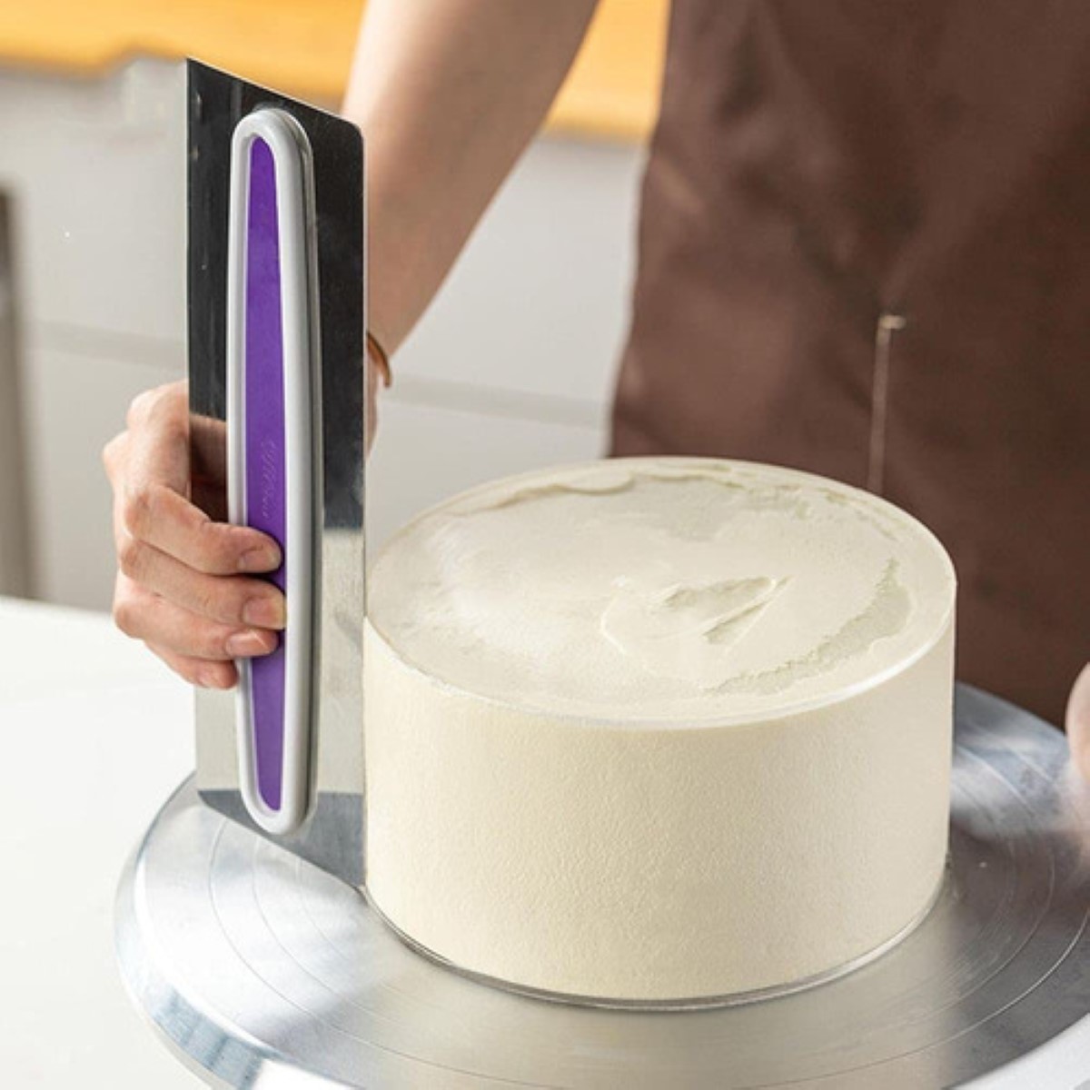 Alisador Espátula Raspa Acero Pastel Reposteria Fondant 23cm plata morado