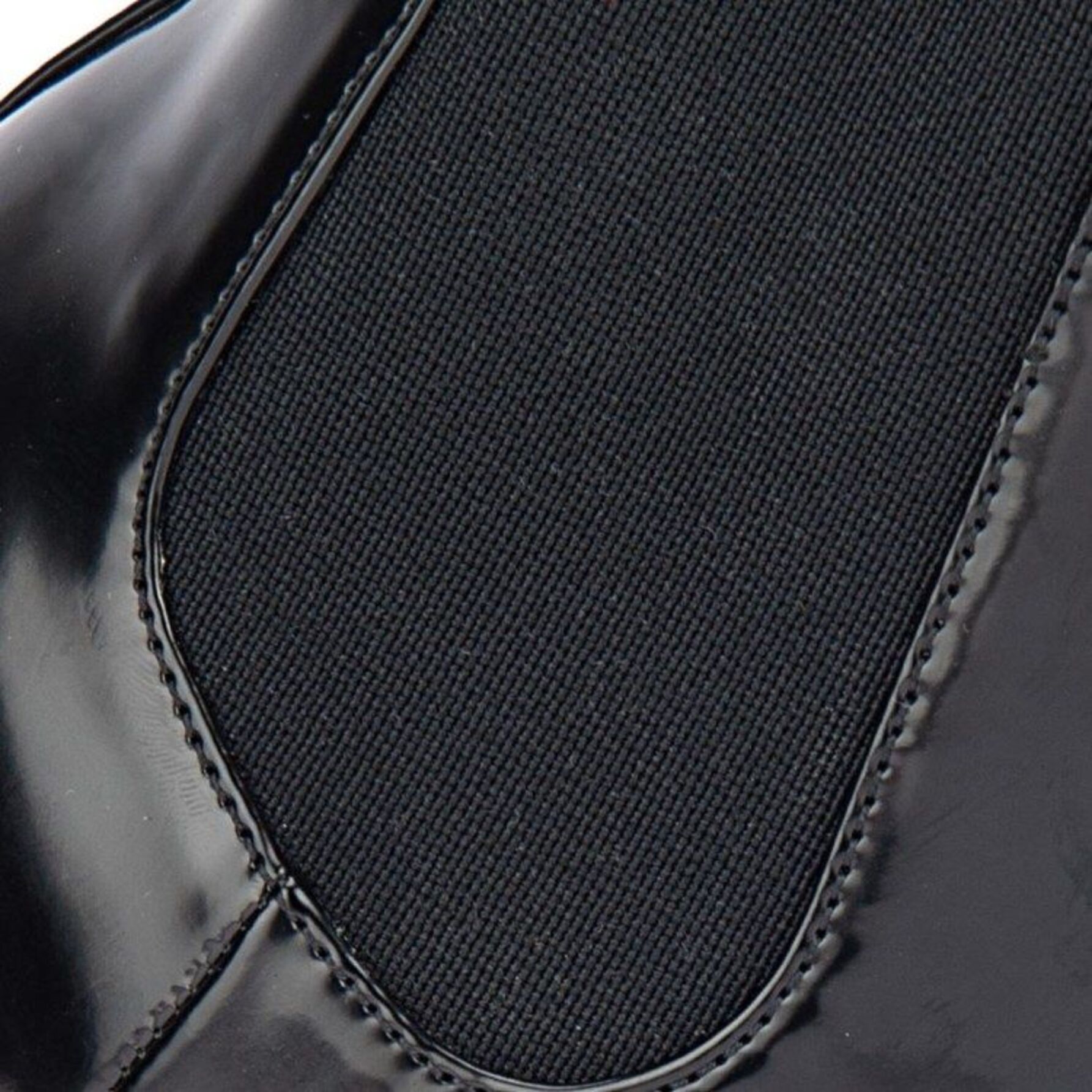 Bota para mujer, de vestir, con plataforma track, acabado camaleón, color negro, marca Belinda Peregrin 1181184