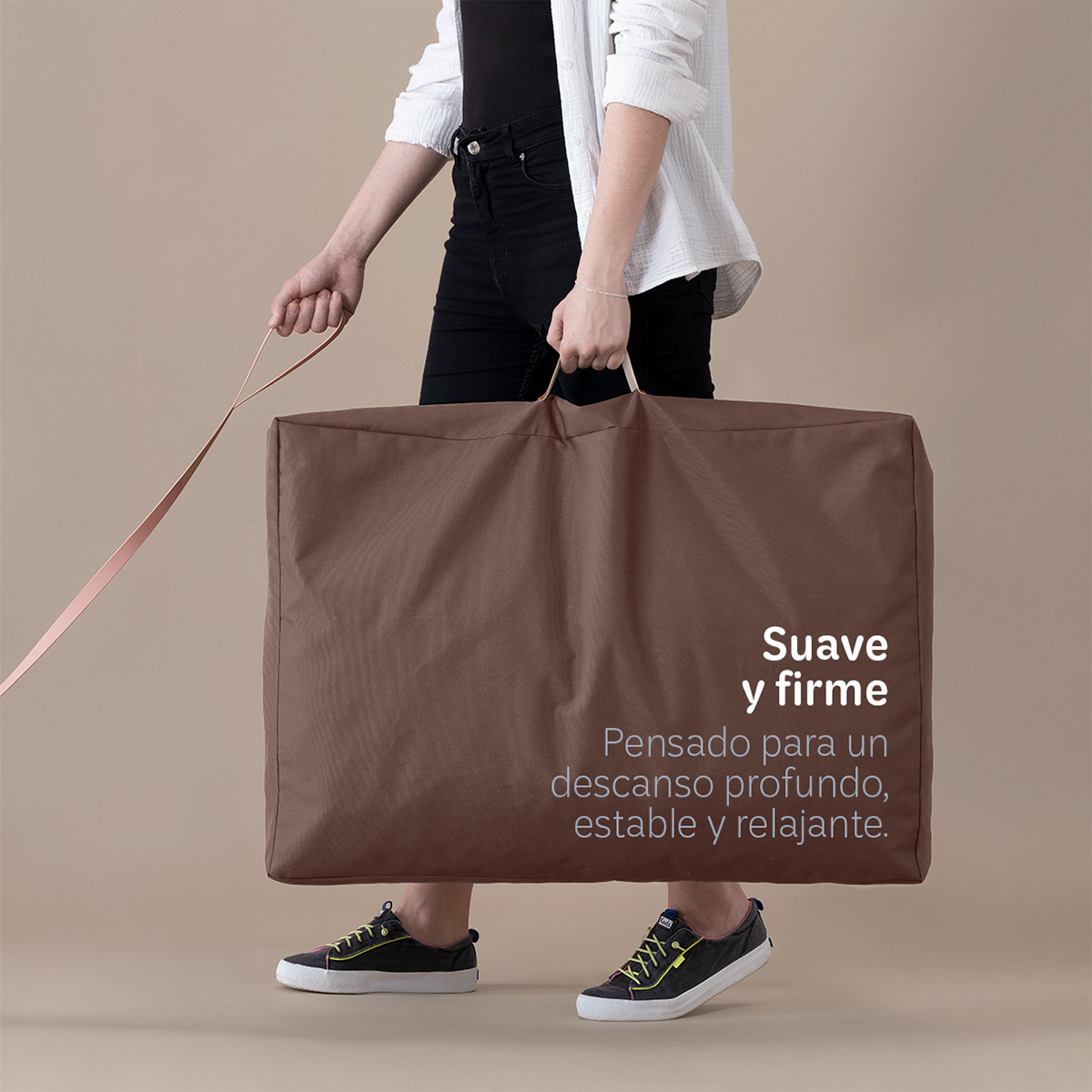 Cama Antiestrés de Foam para Perro y Gato tamaño Mediano, Colchoneta para Mascota Lavable Café ESQUIMAL