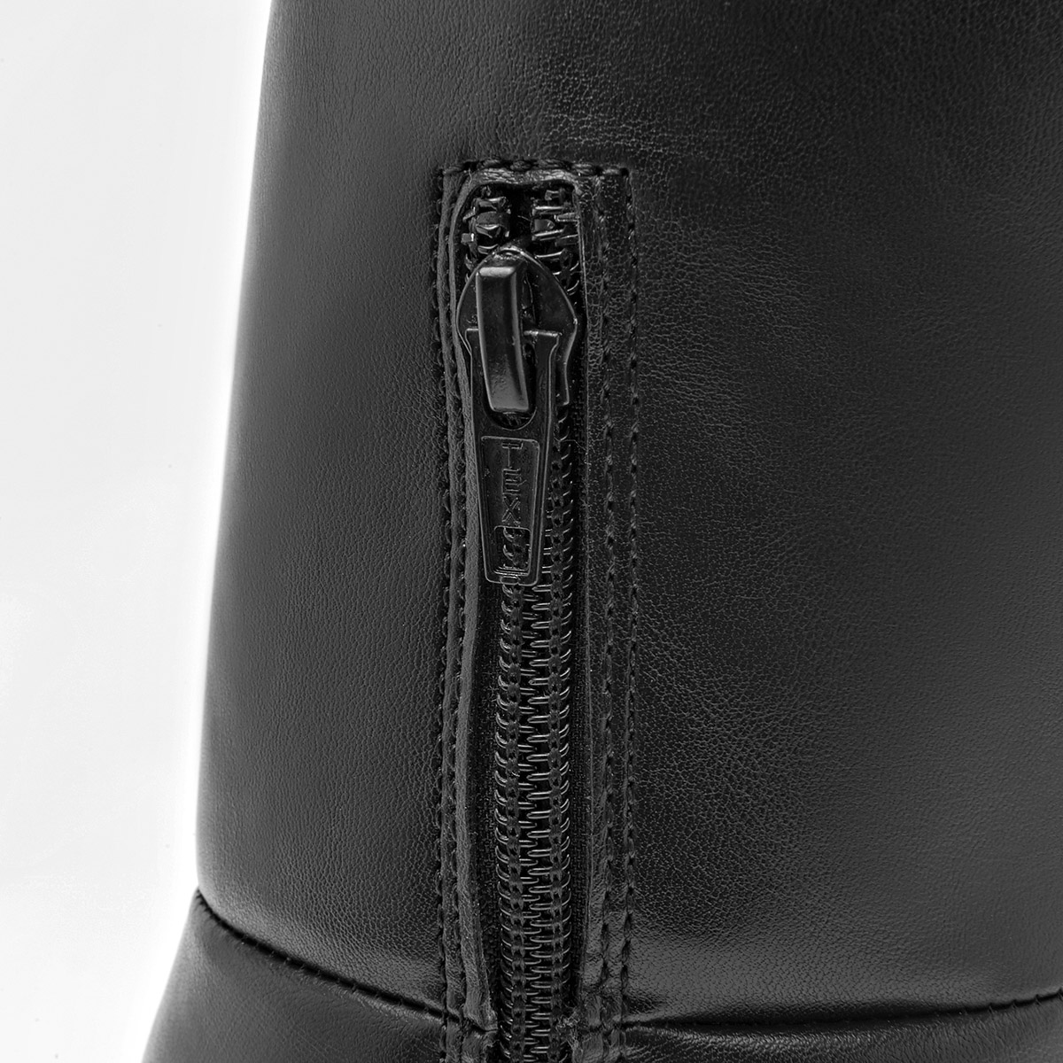 Kiut Bota Larga Mujer Tacon Aguja 9cm Tubo 38cm Color Negro E9
