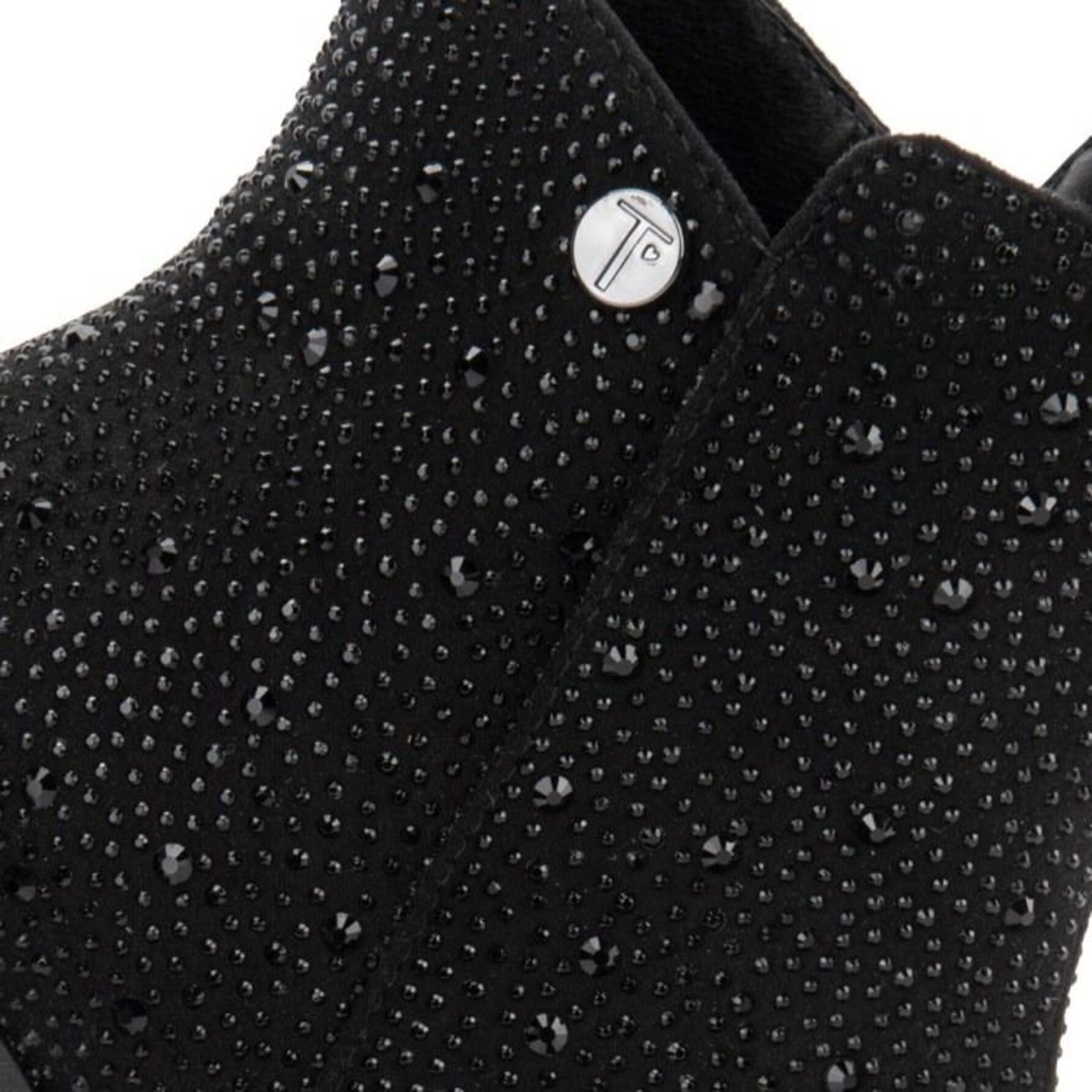 Botas para mujer, cortas, con acabado ante y pedrería, suela track, marca Thalia Sodi, color negro 1101025
