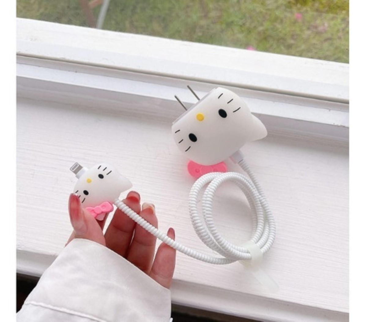 Protector Completo Para Cargador De iPhone Tipo C Dibujo 3d Hello Kitty blanco