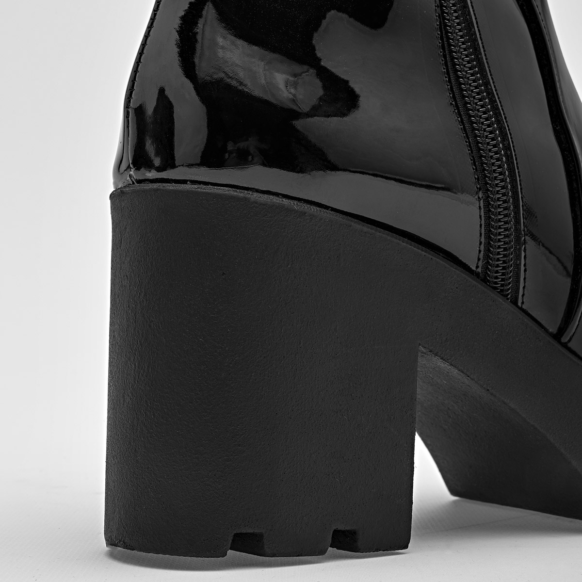 Hge Botin Charol Urbano  Mujer Tacon 8 Tubo 14cm Color Negro E9
