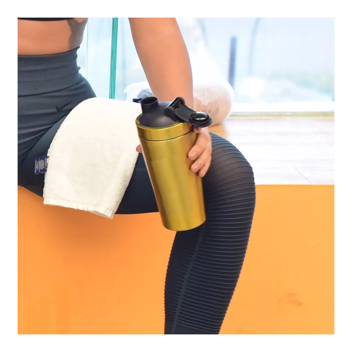 Vaso Shaker aluminio dorado mezclador proteínas