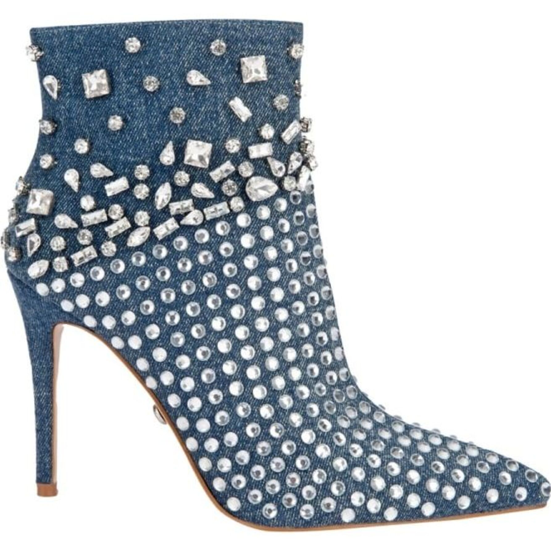 Botas para mujer, tipo botín con tacón de aguja, de mezclilla y con pedrería, puntal, color azul mezclilla, marca Thalia Sodi, mod. 1141857