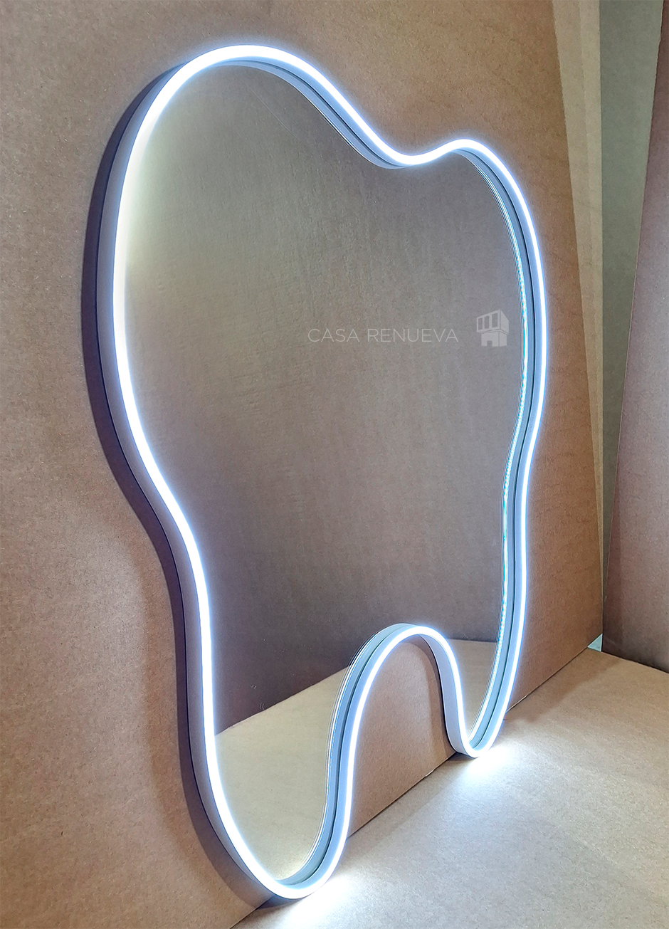 Espejo En Forma De Muela Con Luz Led con Control Remoto Para Consultorio Dental 50x57cm