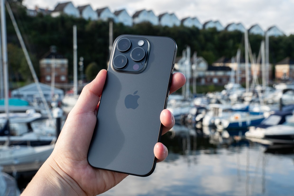 Apple iPhone 15 Pro Max 256GB Negro Titanio Reacondicionado Grado A Excelente 