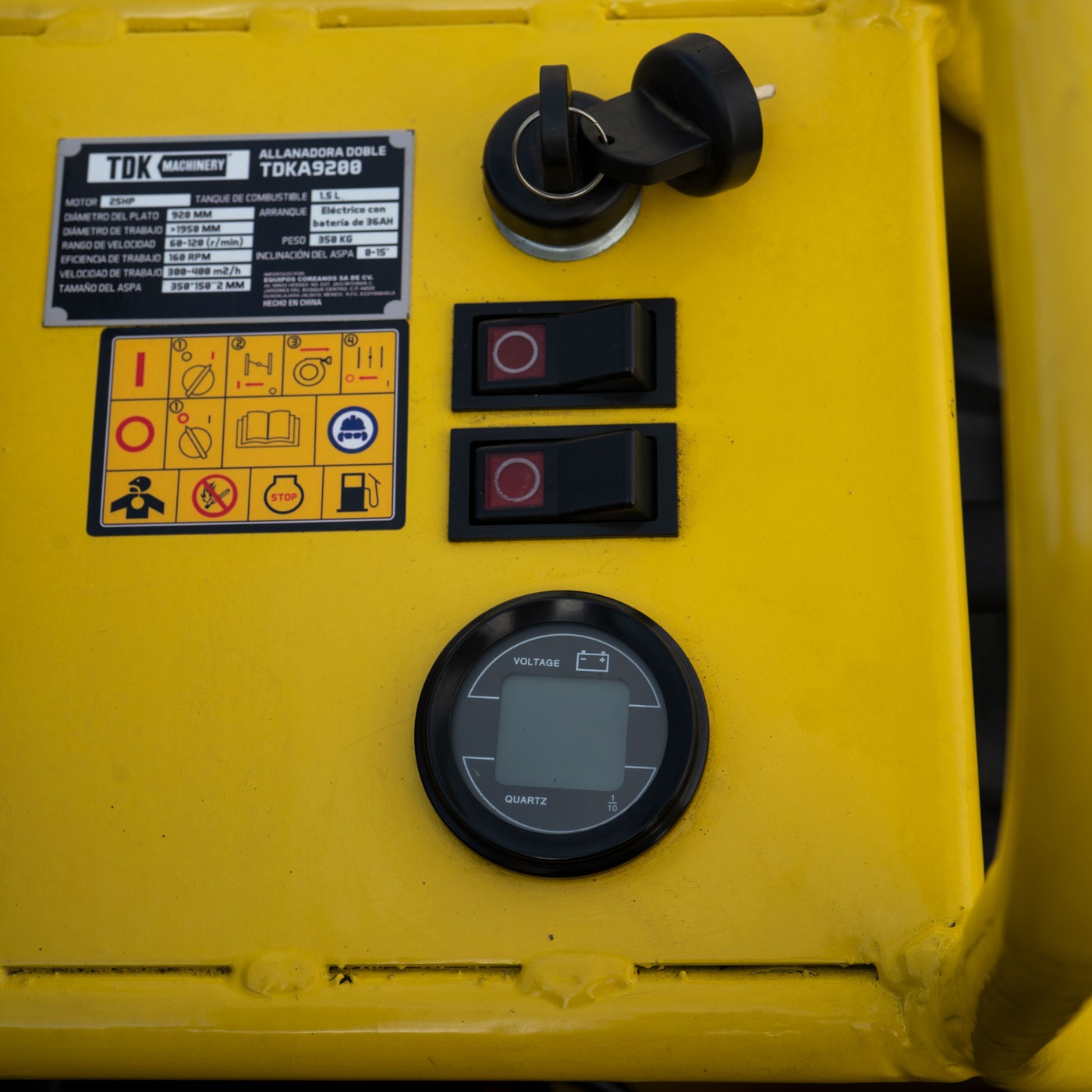 Allanadora Doble Tdk Machinery 92 Cm X 2 C/Motor Gasolina 25 Hp - TDKA9200