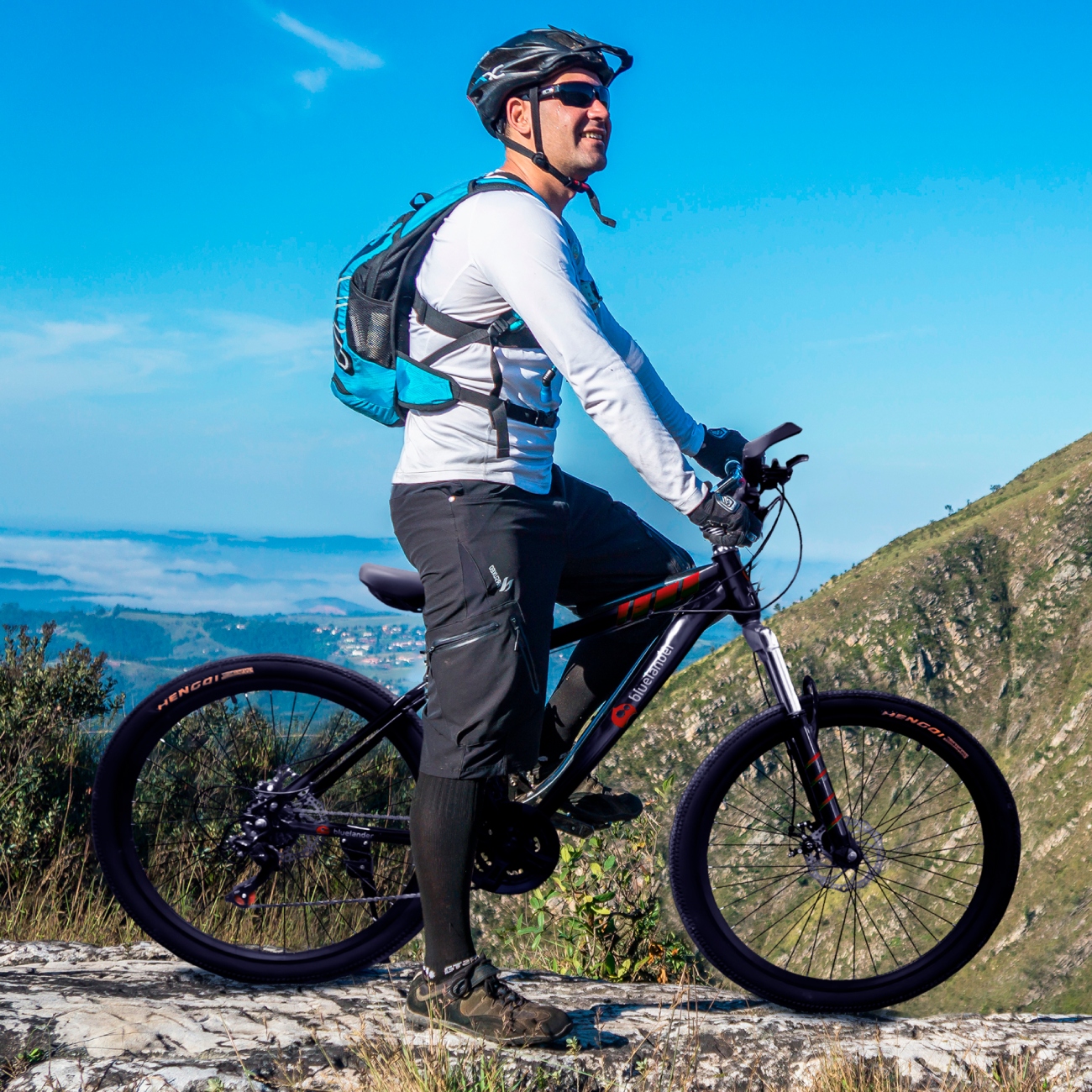Bicicleta de Montaña Rodada 26 de 21 Velocidades con Doble Freno y Rines de Aluminio Rojo Bluelander 