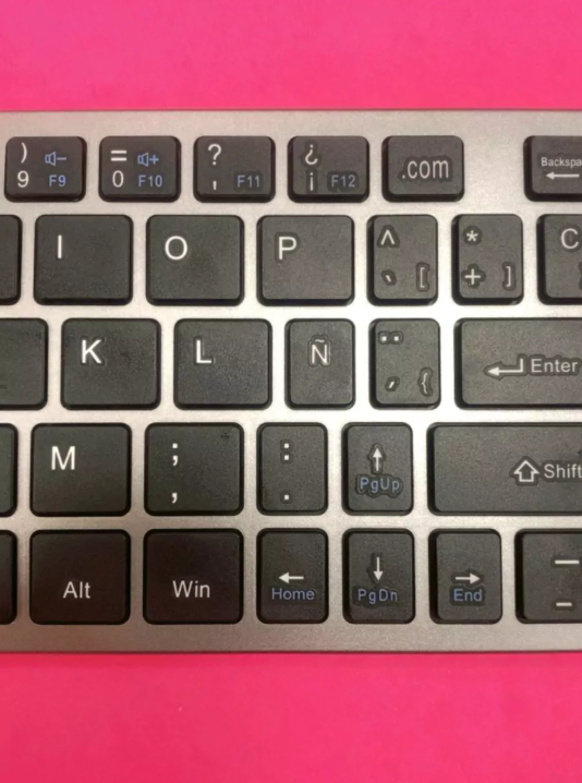 Teclado Ultra Portátil Plegable Recargable para 3 dispositivos BT (A1006) 