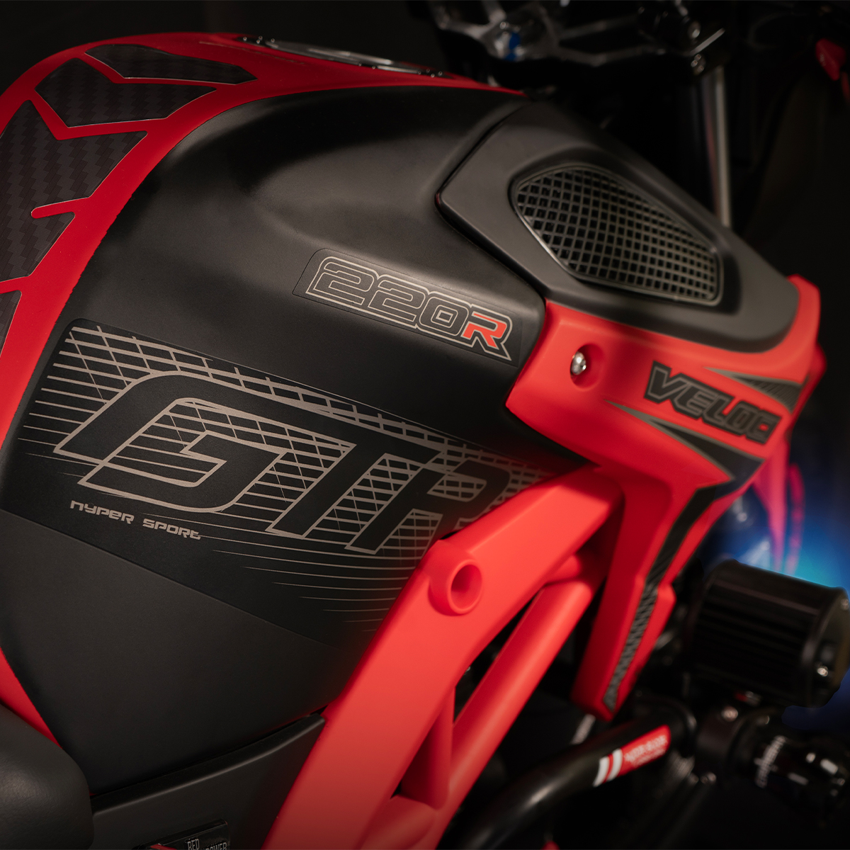 Motocicleta Veloci Razzer GT3 220 CC Rojo Mate 2025