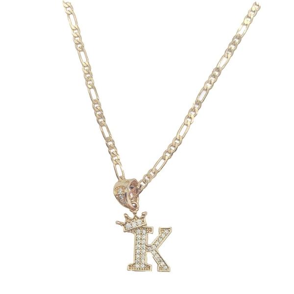 Cadena y dije de brillos con corona de oro laminado letra "K"