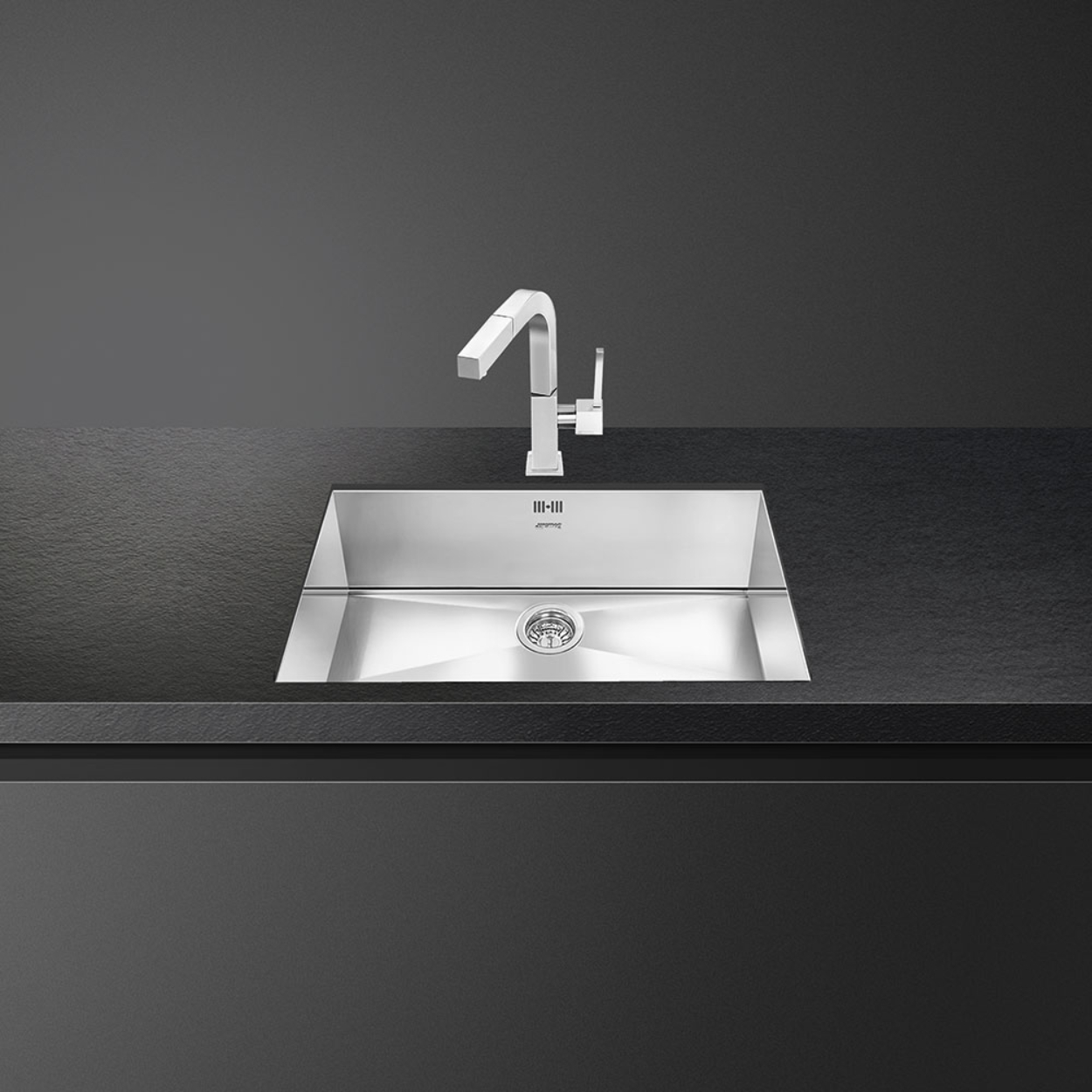Tarja Sencilla Submontar Smeg VSTQ72-2 de 72 Cm en Acero Inox Cepillado