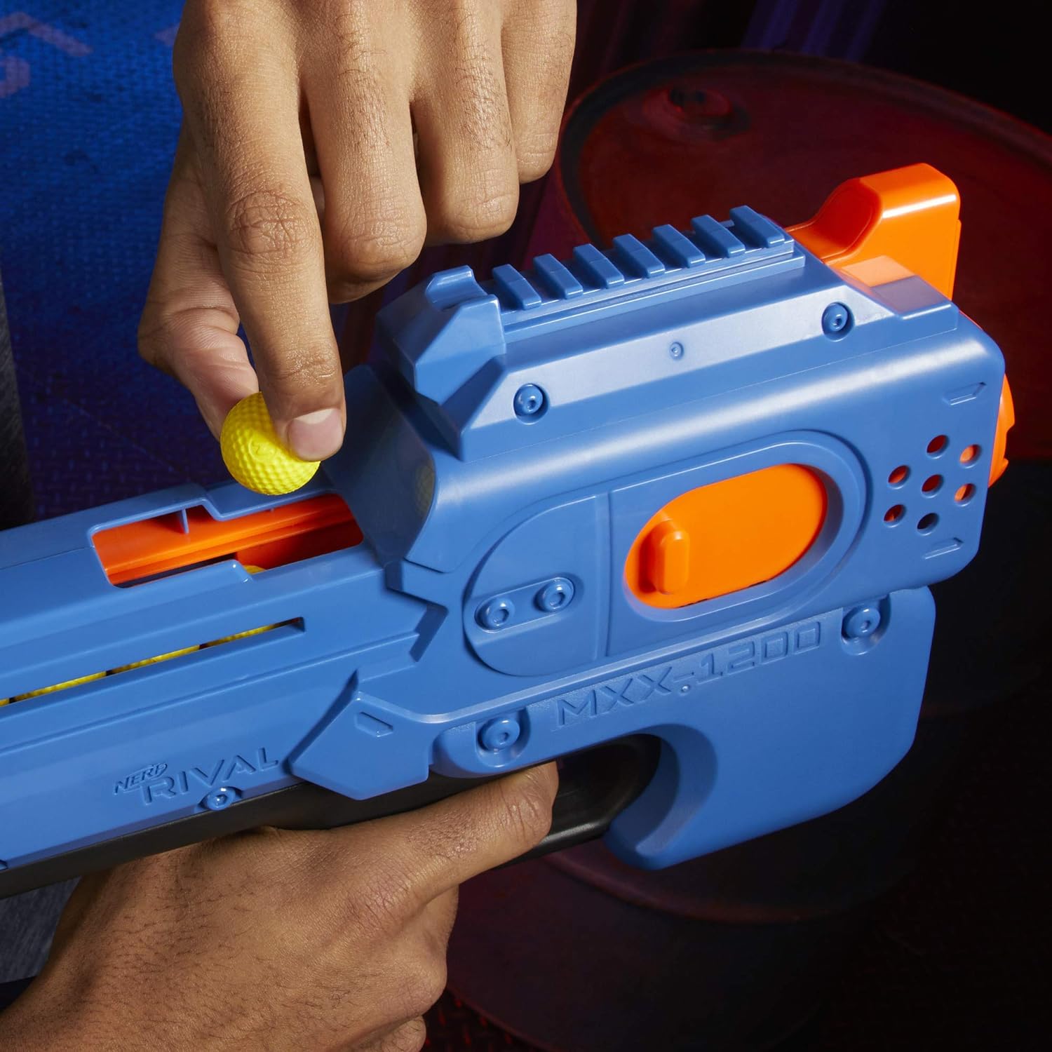 Pistola Lanzador Nerf Rival Charger MXX-1200 Motorizado Blaster 12 Redondas Velocidad de 100 FPS