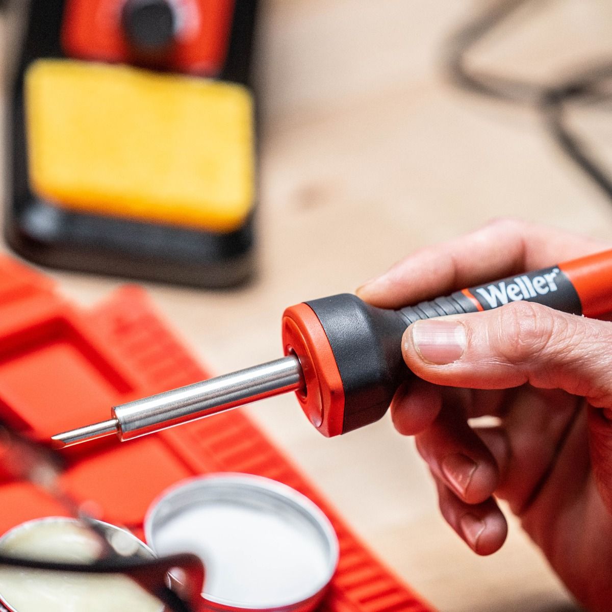 Estación para soldar electrónica WLSK3012A Weller