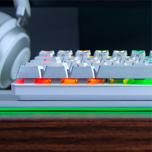  Teclado Mecanico Mini Blanco al 60% ,Chroma RGB para Pc Gamer Razer Huntsman Edición Especial - 62 Teclas, Alámbrico, QWERTY, Aluminio, con Cable Tipo C Desmontable,(Reacondicionado)