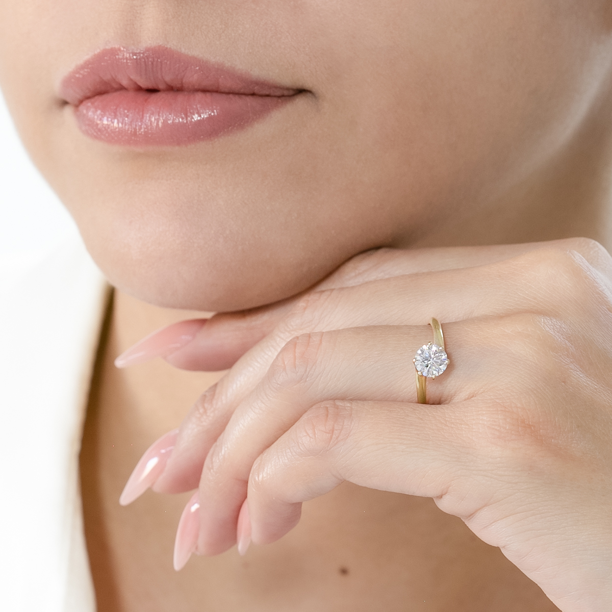 ANILLO DE COMPROMISO  ORO AMARILLO 10K  SOLITARIO CURVO ABBA JOYAS .