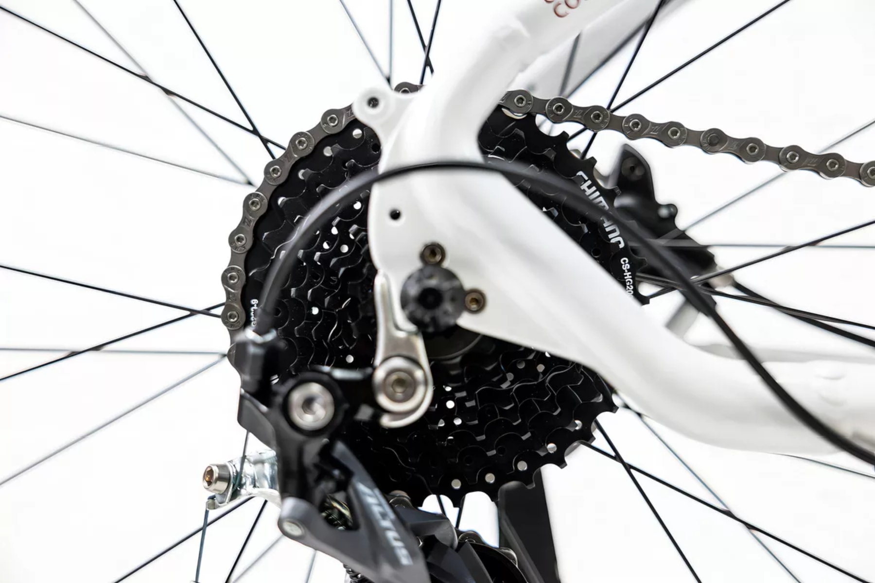 Bicicleta Alubike Kodiak R29 Montaña / Shimano Altus, 9 Vel Blanco Cuadro Mediano ENDY